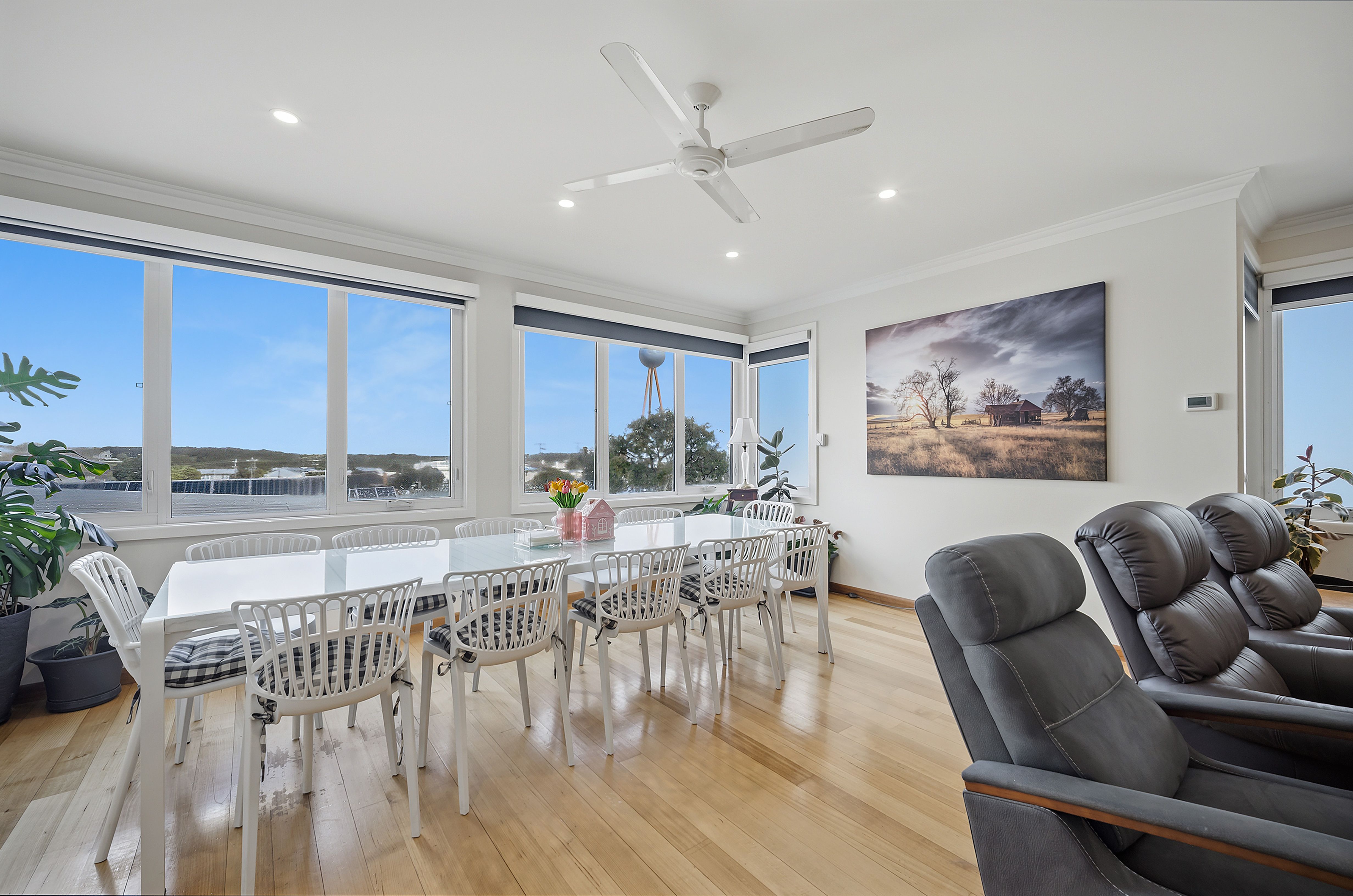 379 Raglan Parade — photo 4 of 17
