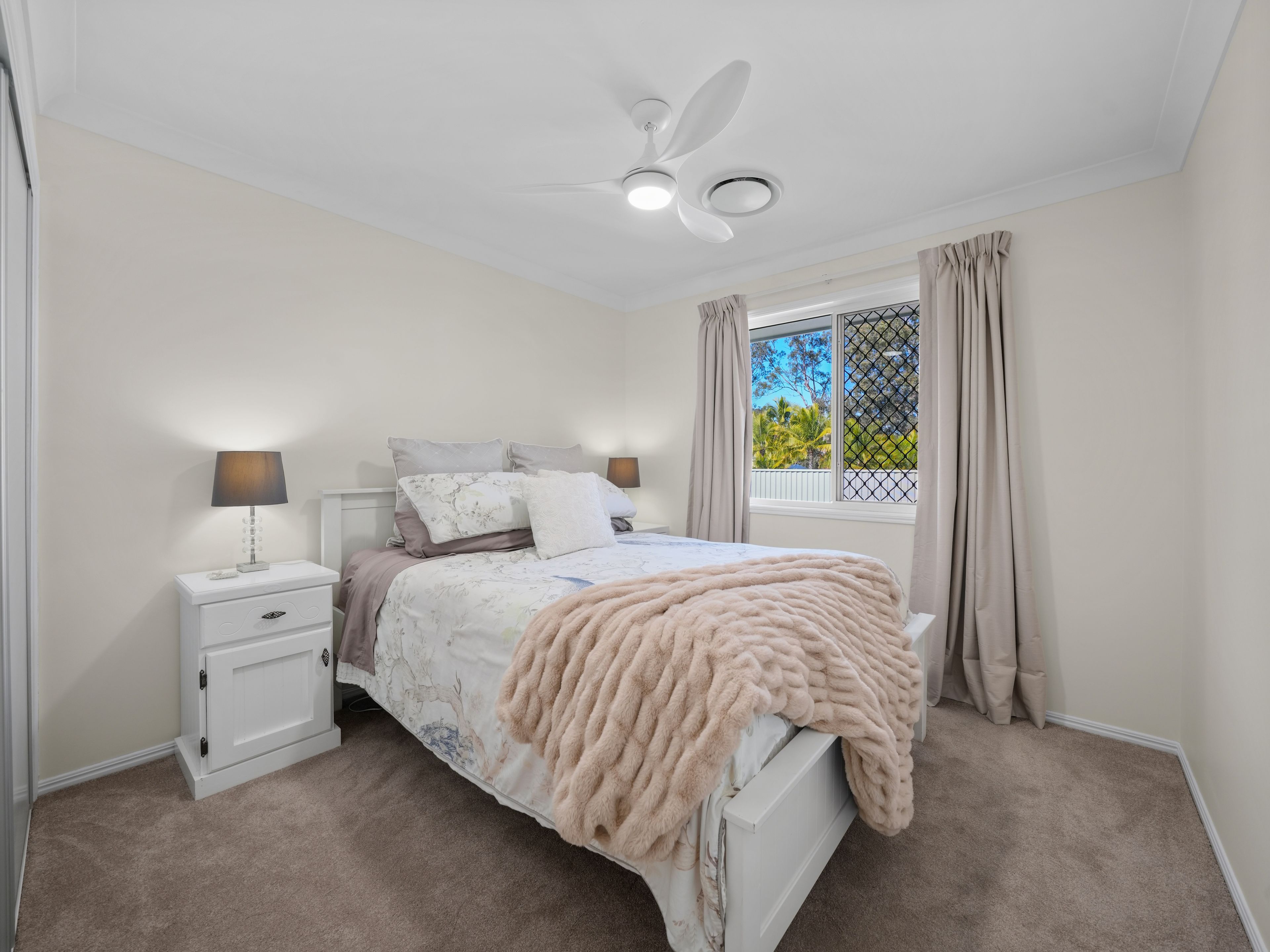 40 Hawkes Avenue — photo 11 of 19
