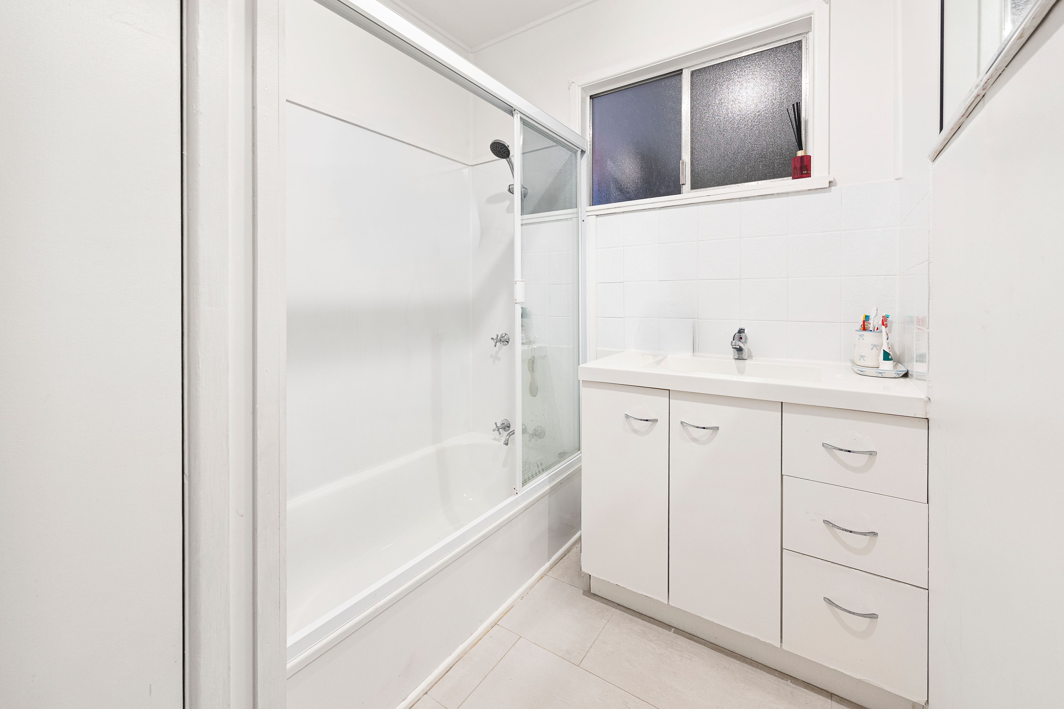 8 Robinson Street — photo 12 of 19