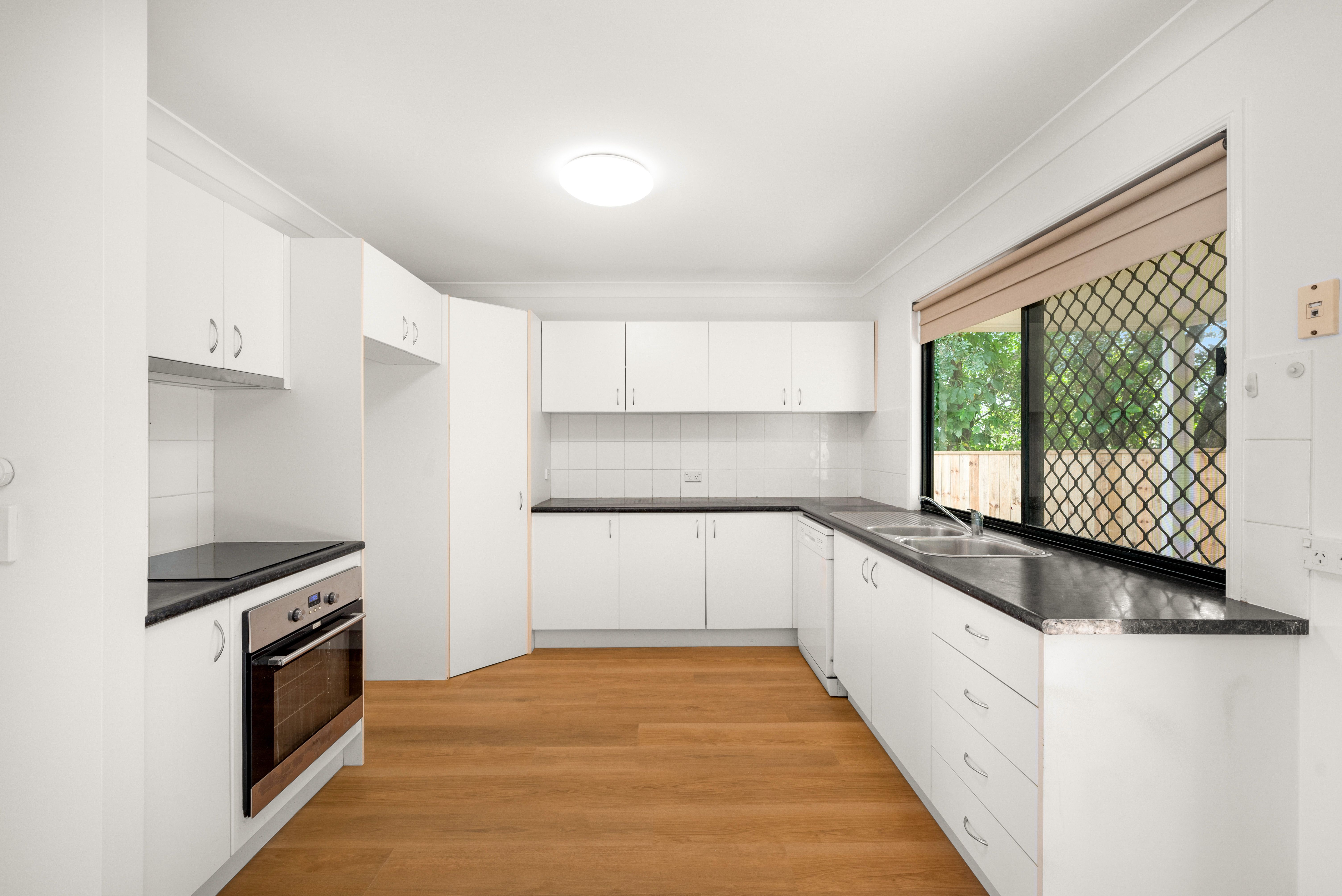 20/12 Greendale Way — photo 4 of 17