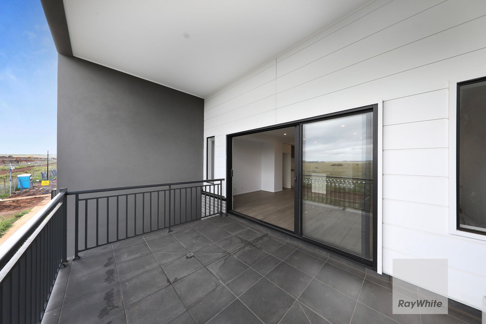 29 Messara Walk — photo 14 of 15