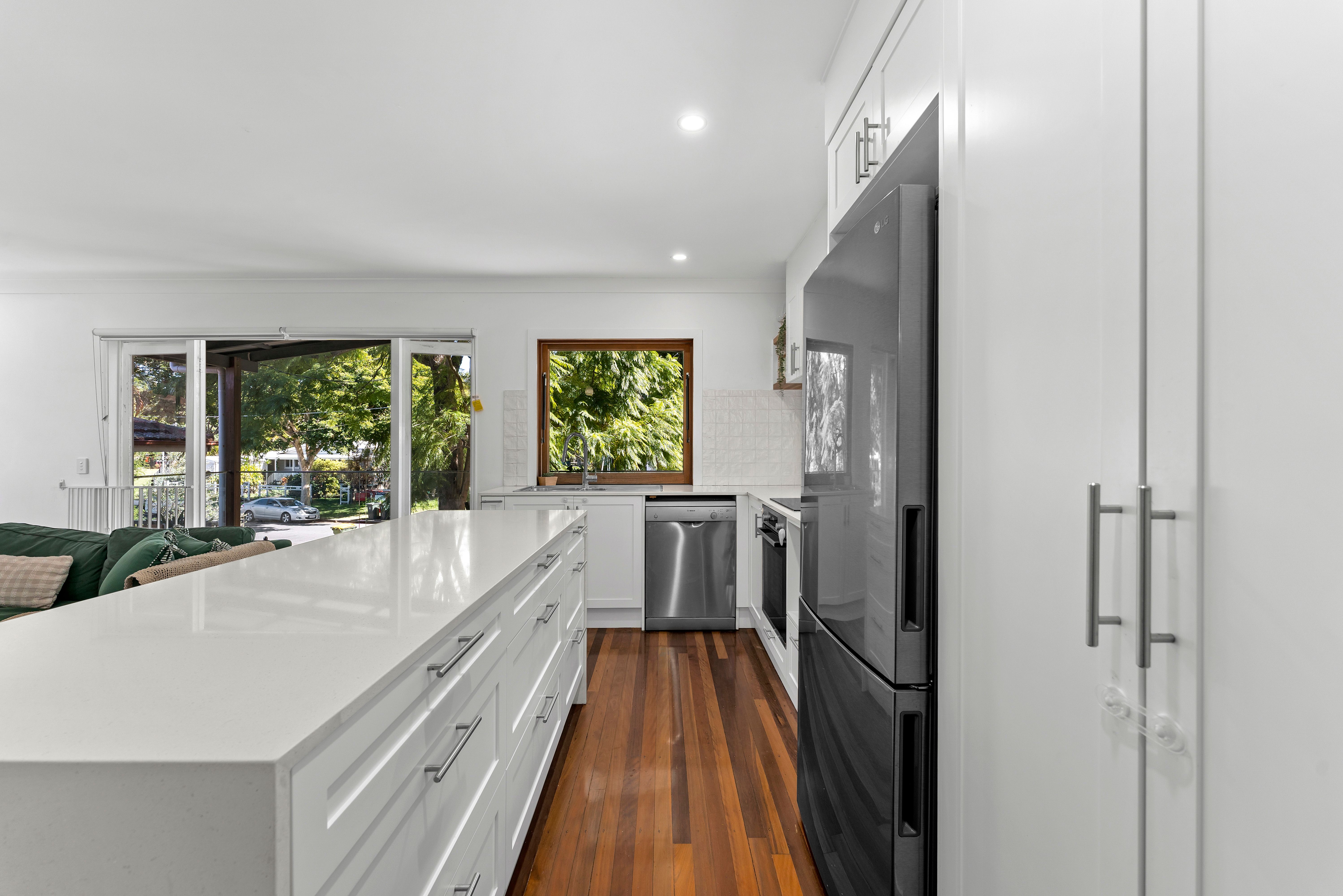58 Vivian Street — photo 15 of 22