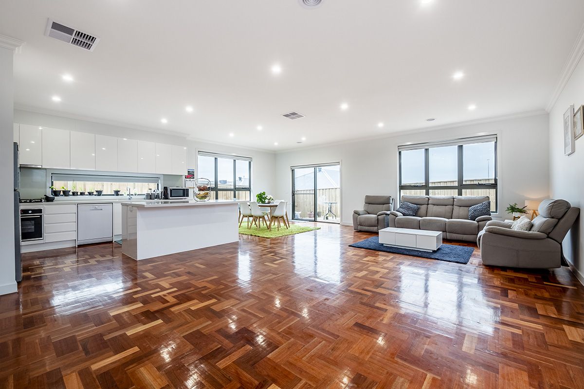 27 Shimar Street, Clyde North VIC 3978