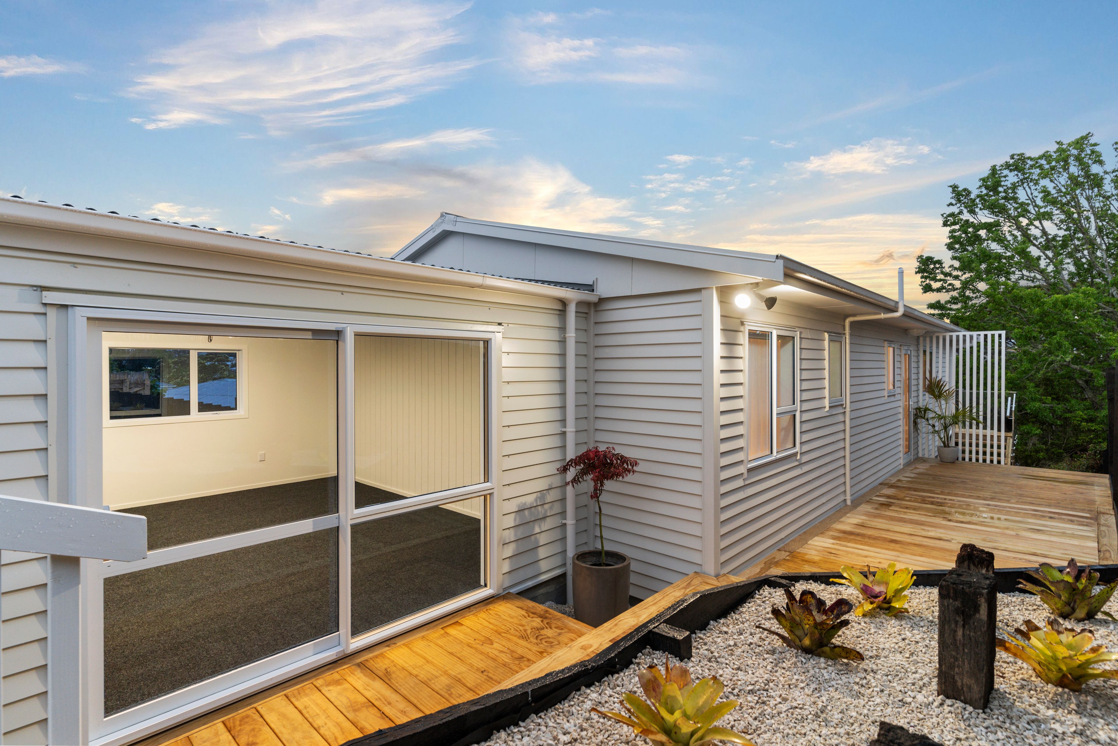 71 Fairclough Road, Beach Haven, North Shore City