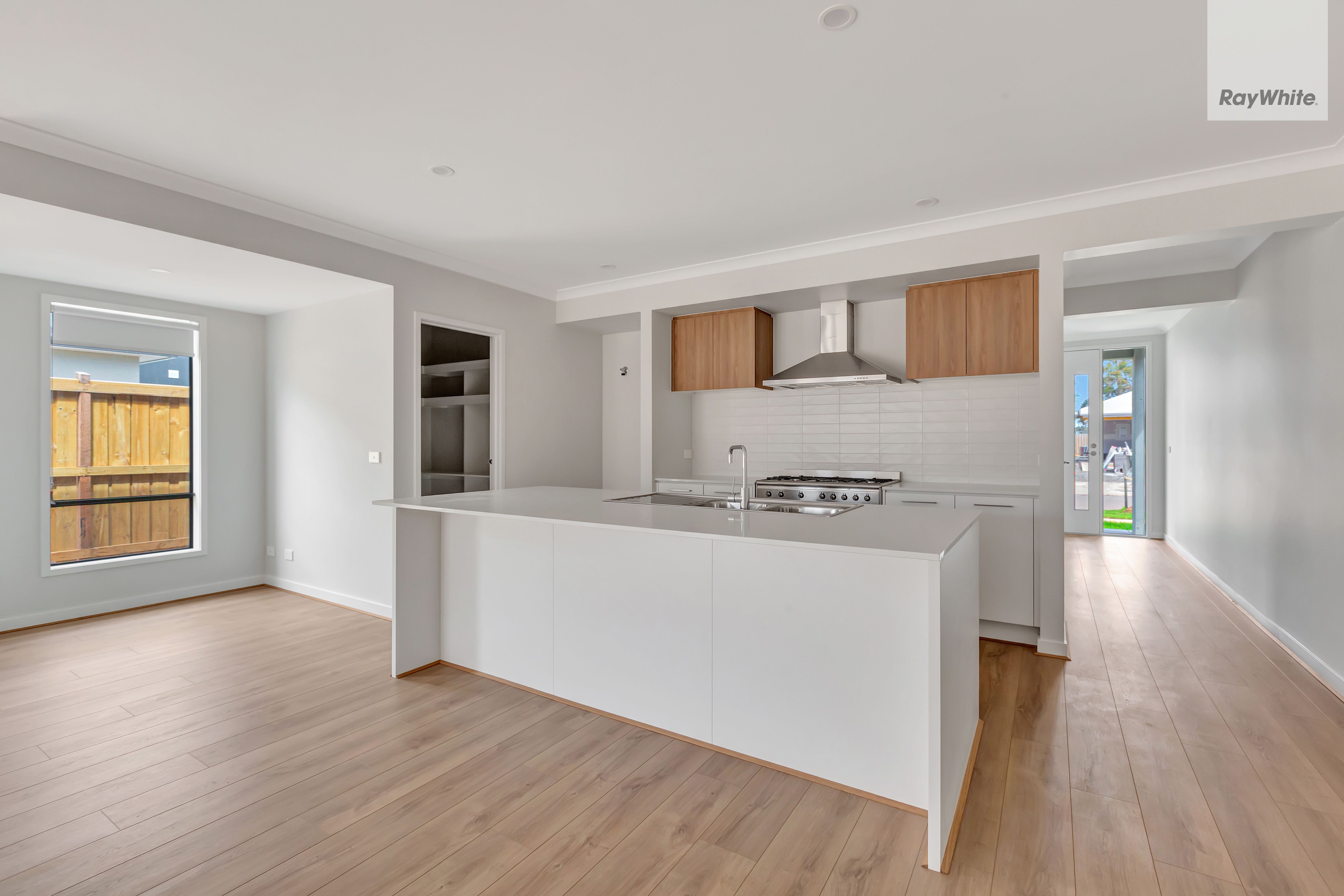 46 Potala Avenue — photo 4 of 14