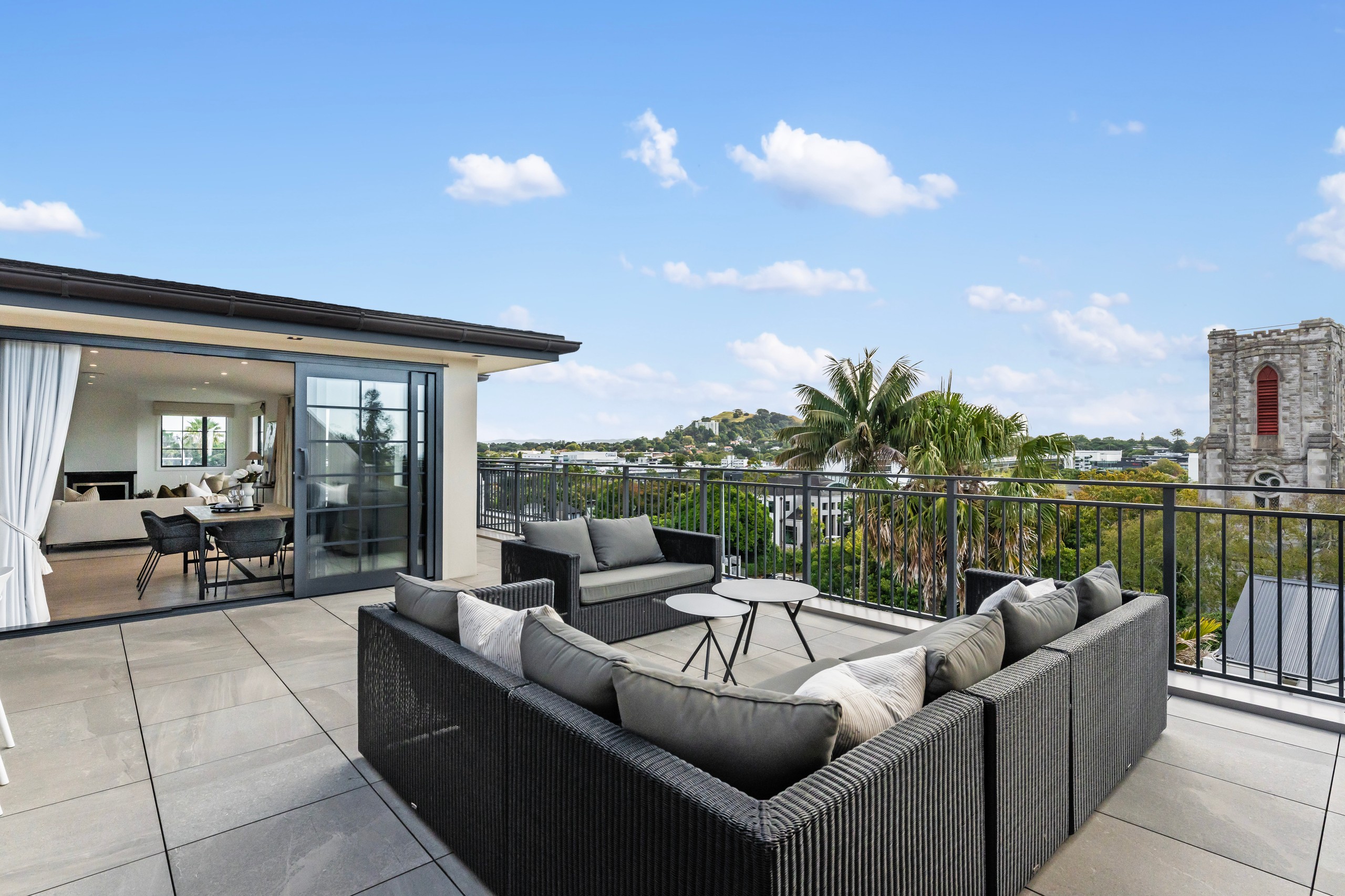 10/2 Bassett Road, Remuera, Auckland City