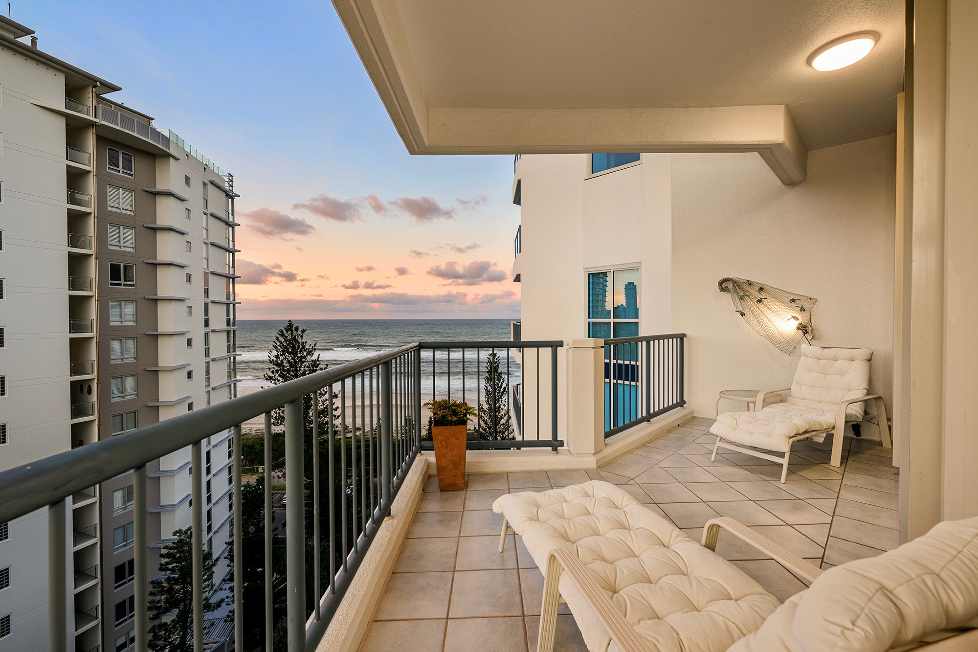 54/100 Old Burleigh Road, Broadbeach, QLD 4218