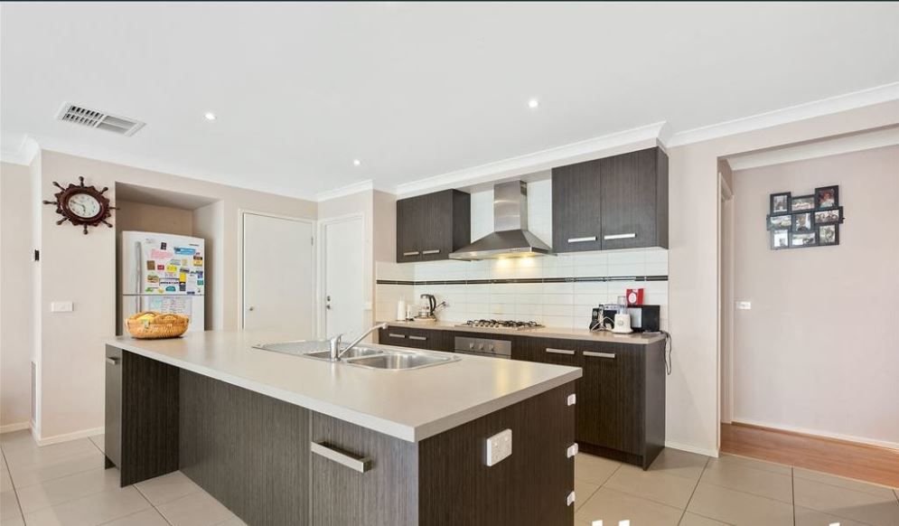 11 Pipetrack Circuit, Cranbourne East, VIC 3977