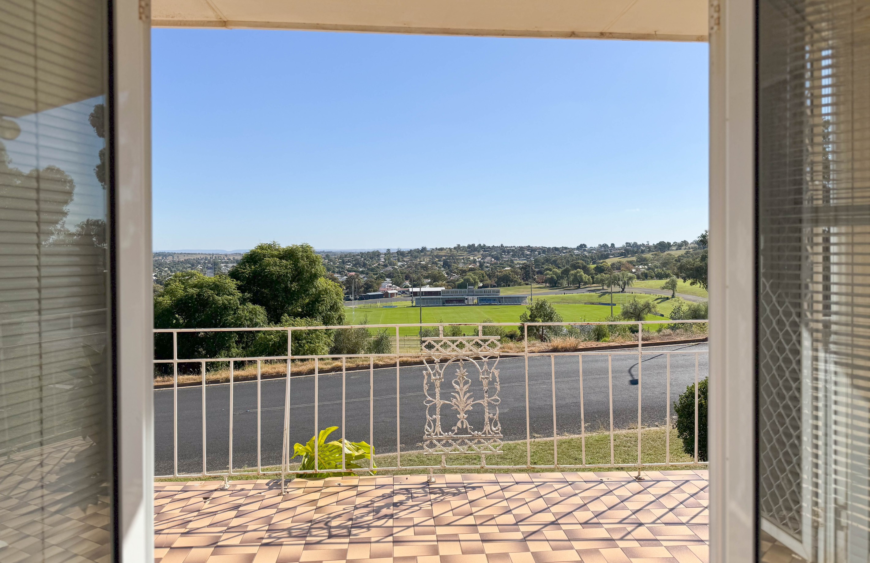 49 Barton Street, Parkes, NSW 2870