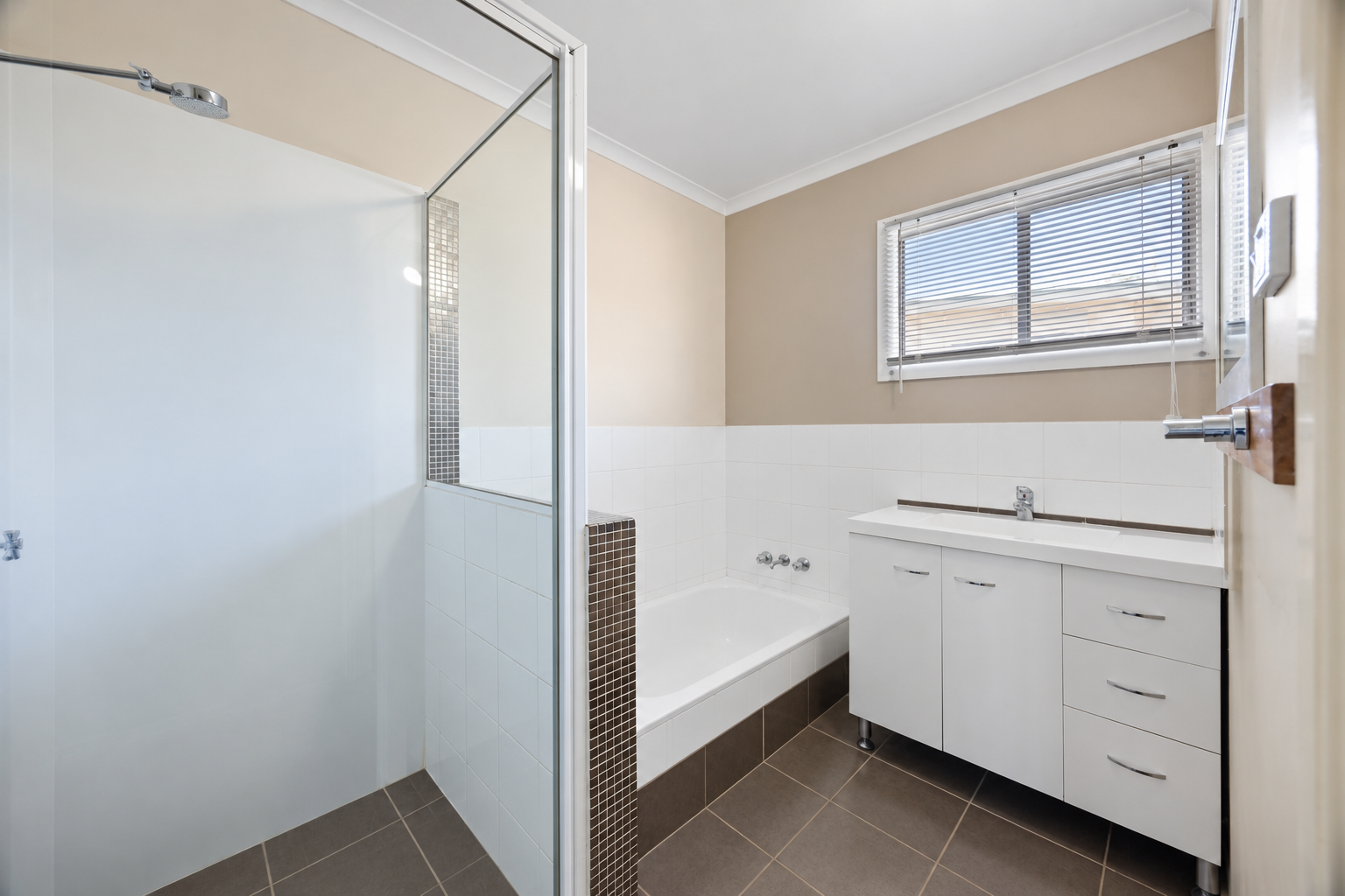 14 Roe Street — photo 11 of 25