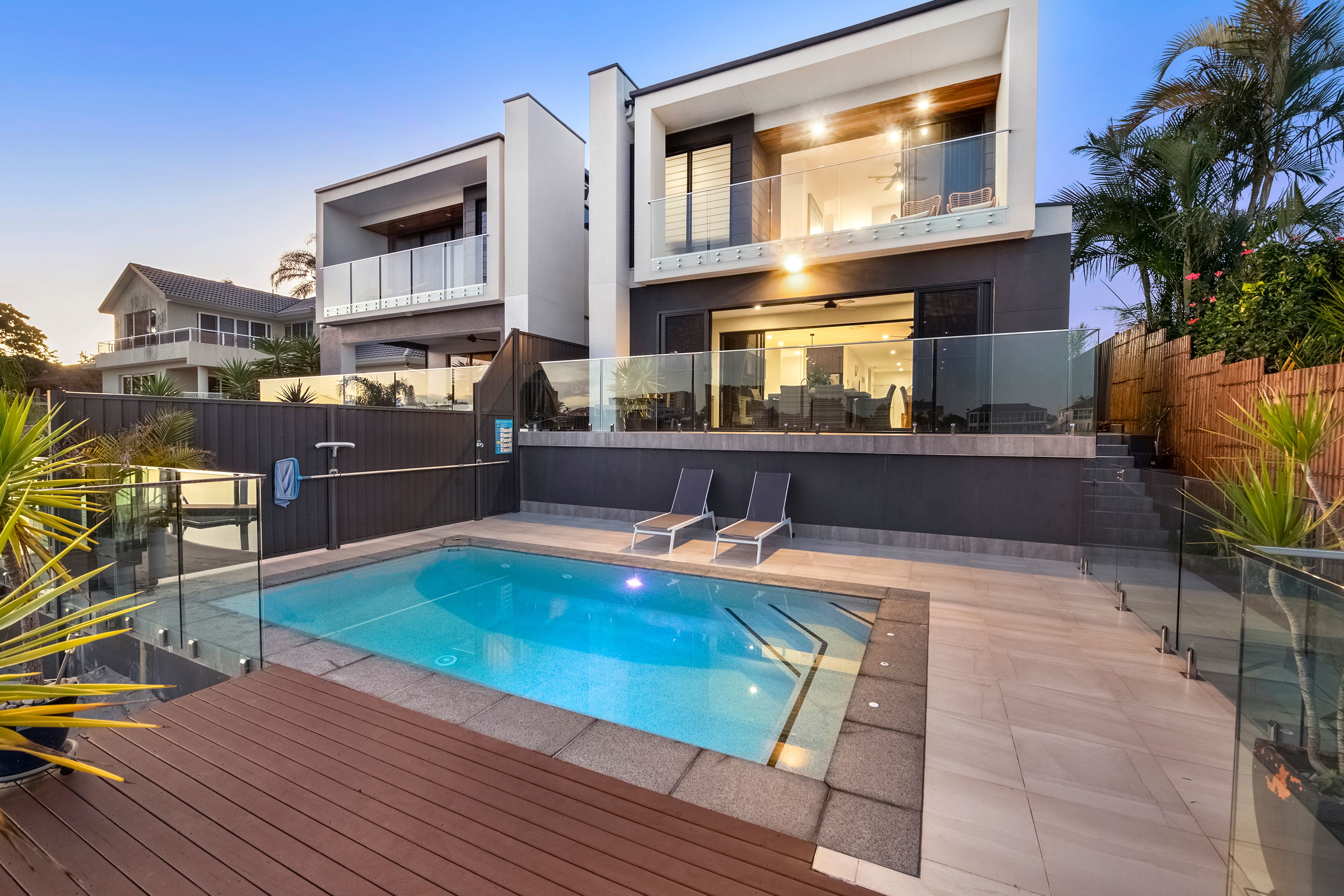20 Delungra Street, Broadbeach Waters QLD 4218
