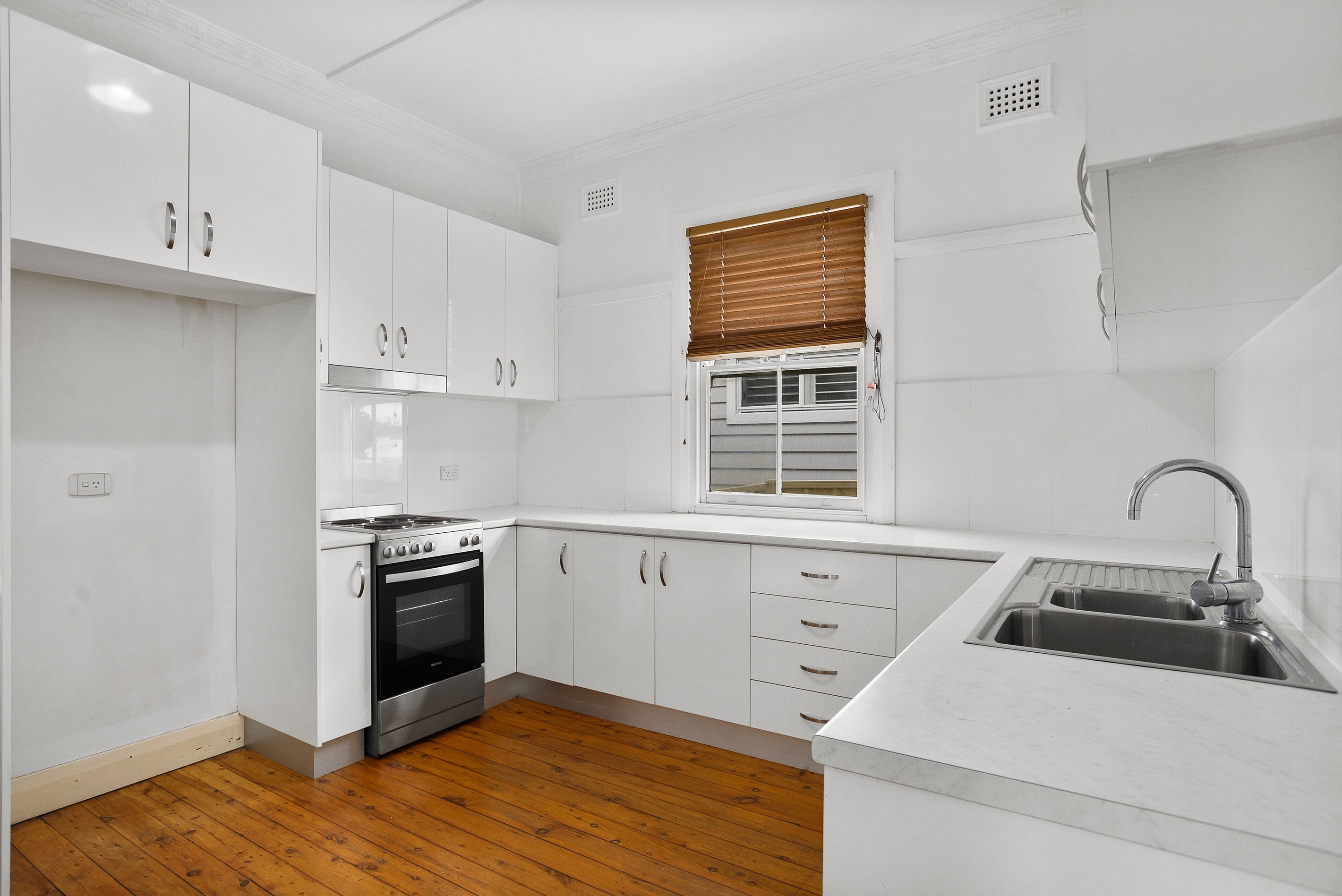 16 Second Avenue North, Warrawong, NSW 2502