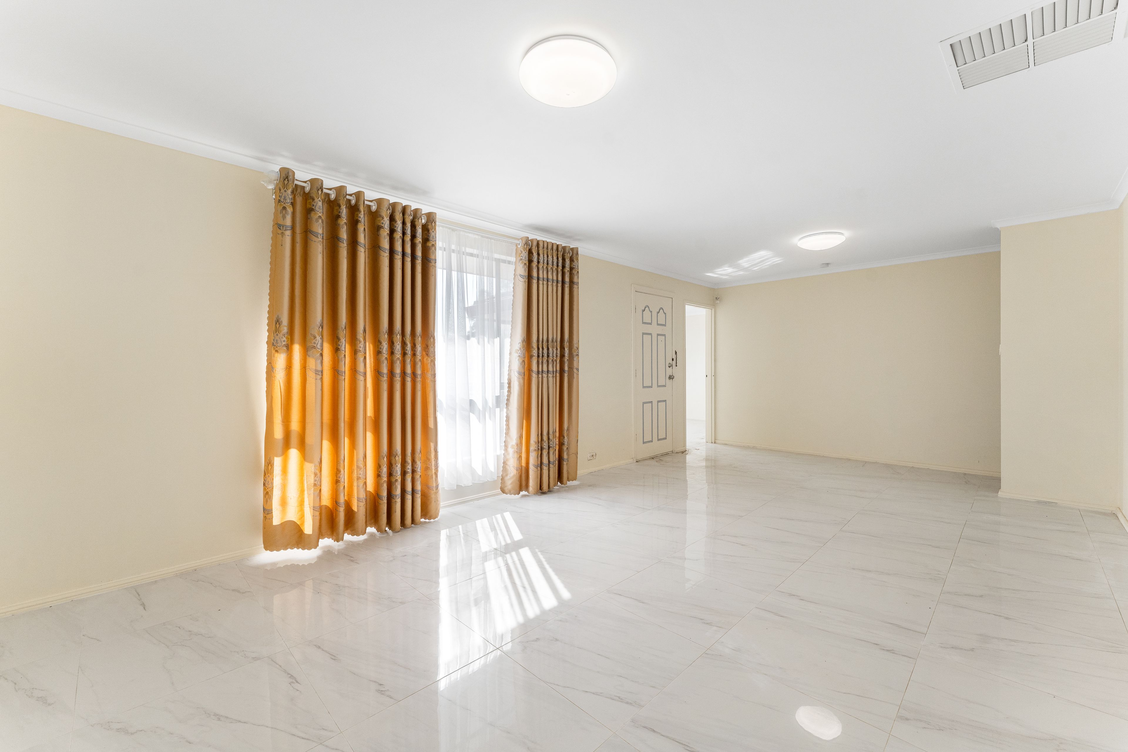 10 Alan Crescent — photo 4 of 14