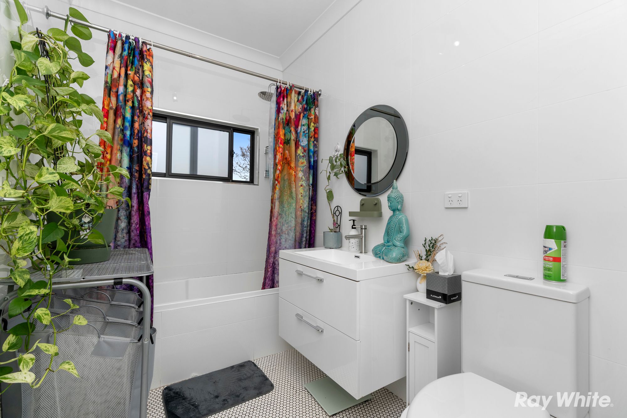 86 Tichborne Crescent — photo 9 of 12