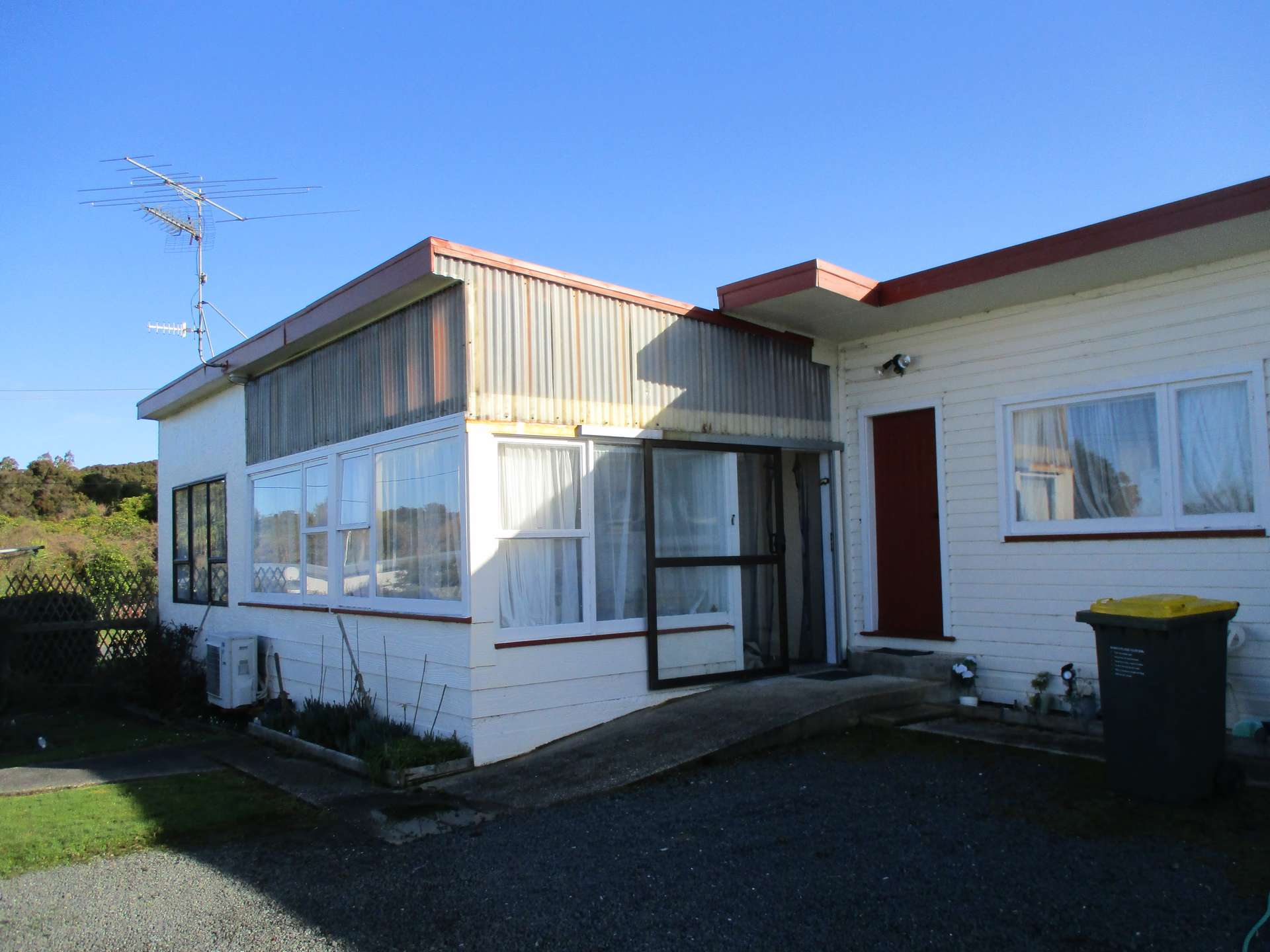 8 Kowhai Street photo 0