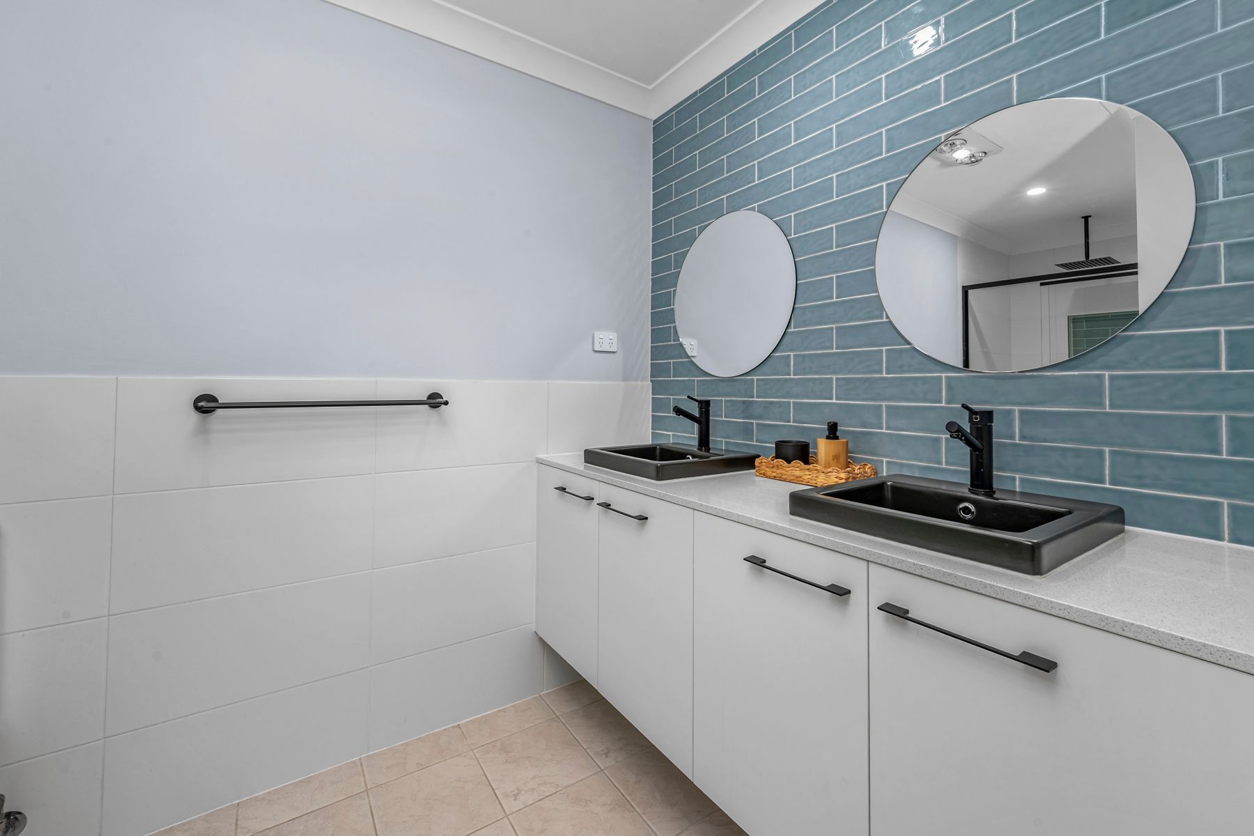 17 Henderson Street — photo 10 of 28