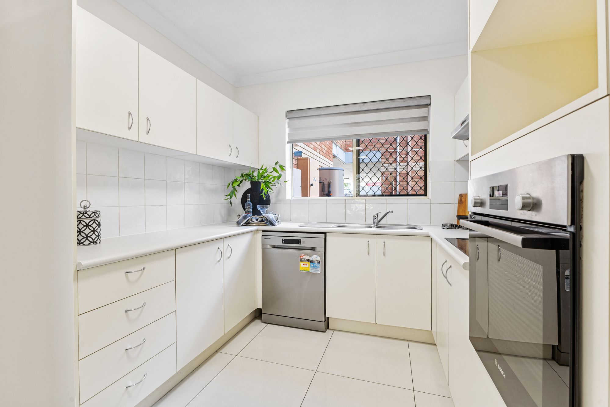 1/12 WALLACE Street — photo 11 of 30