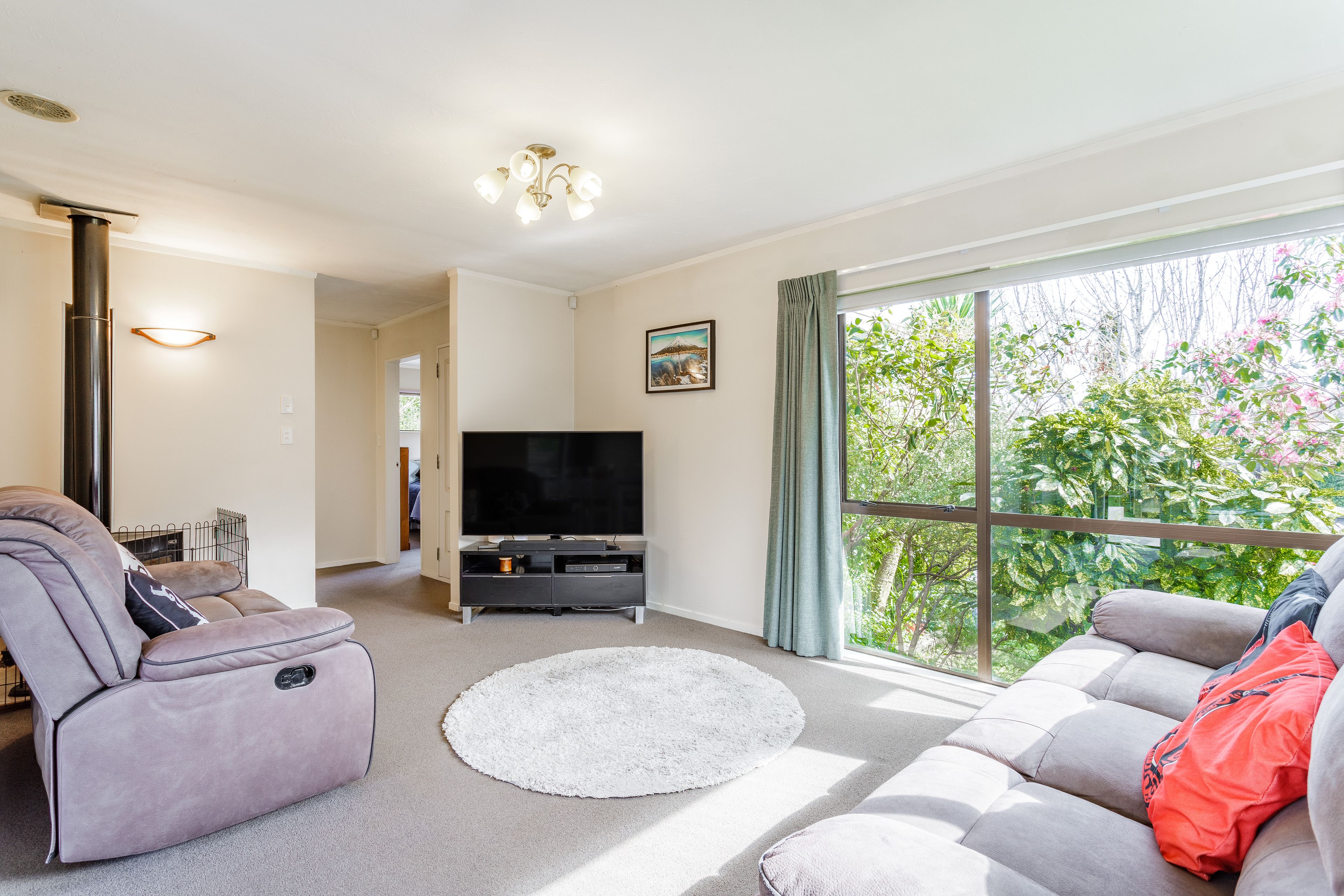 Photo 7 of 14 Delaware Grove, Tōtara Park, Upper Hutt