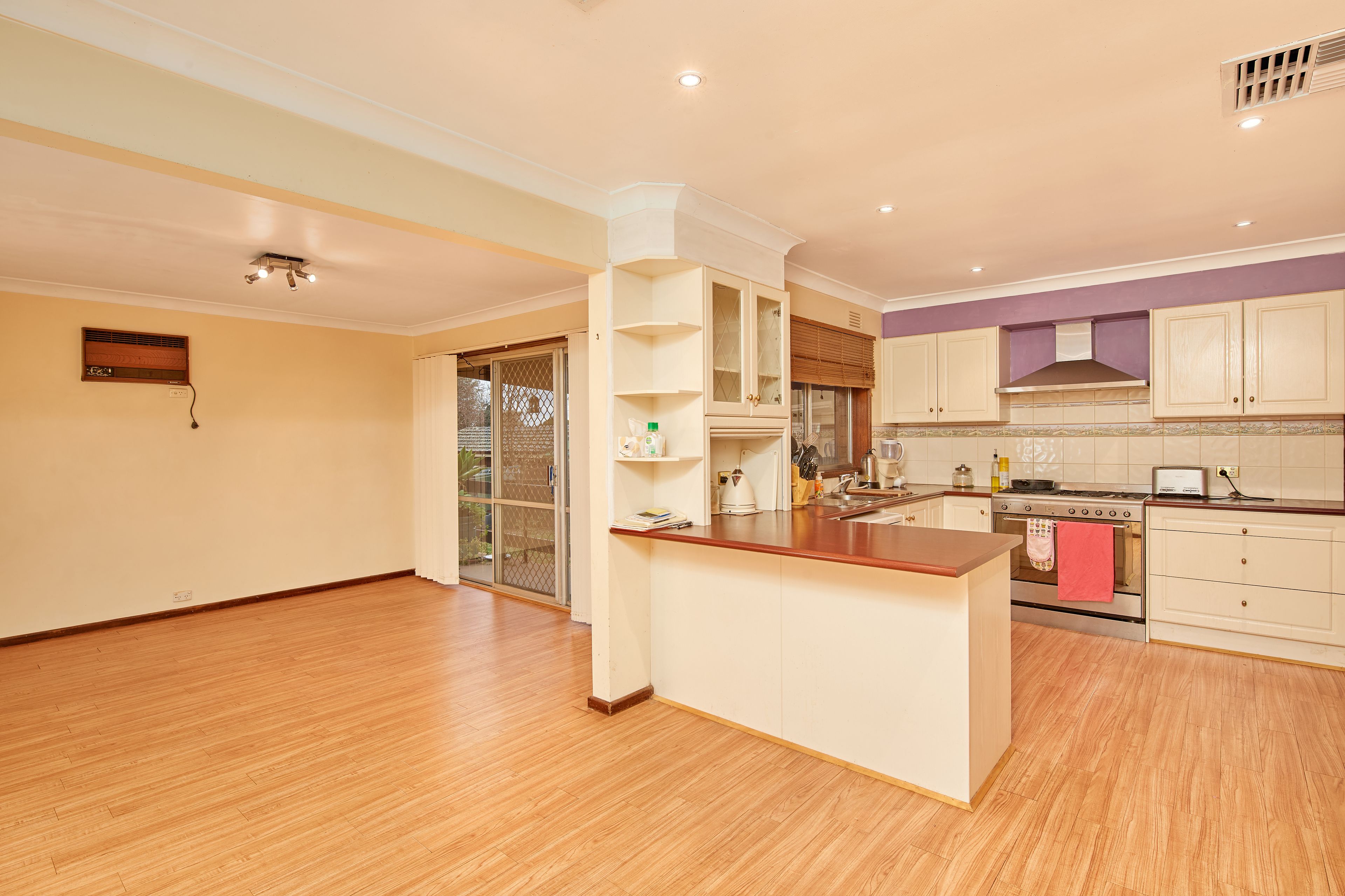 6 Malaya Drive, Tolland, NSW 2650