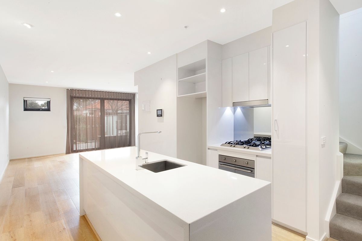 2/10 Emily Street, Carnegie, VIC 3163