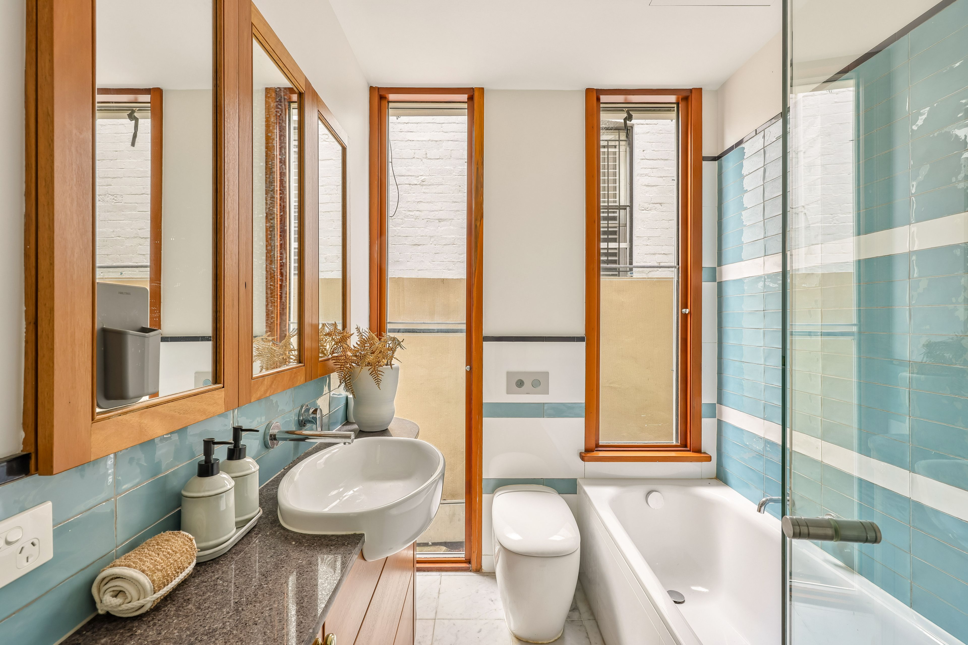 89 Metropolitan Road — photo 7 of 10