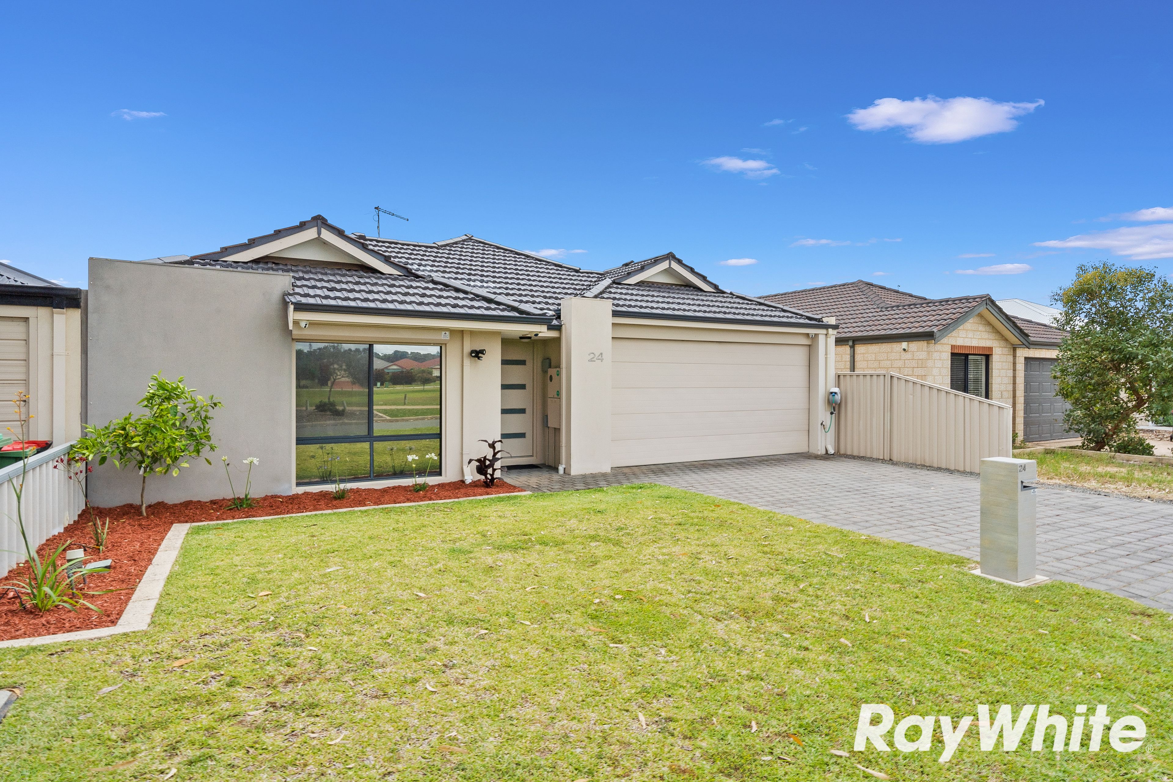 24 Indee Pass, Secret Harbour, WA 6173