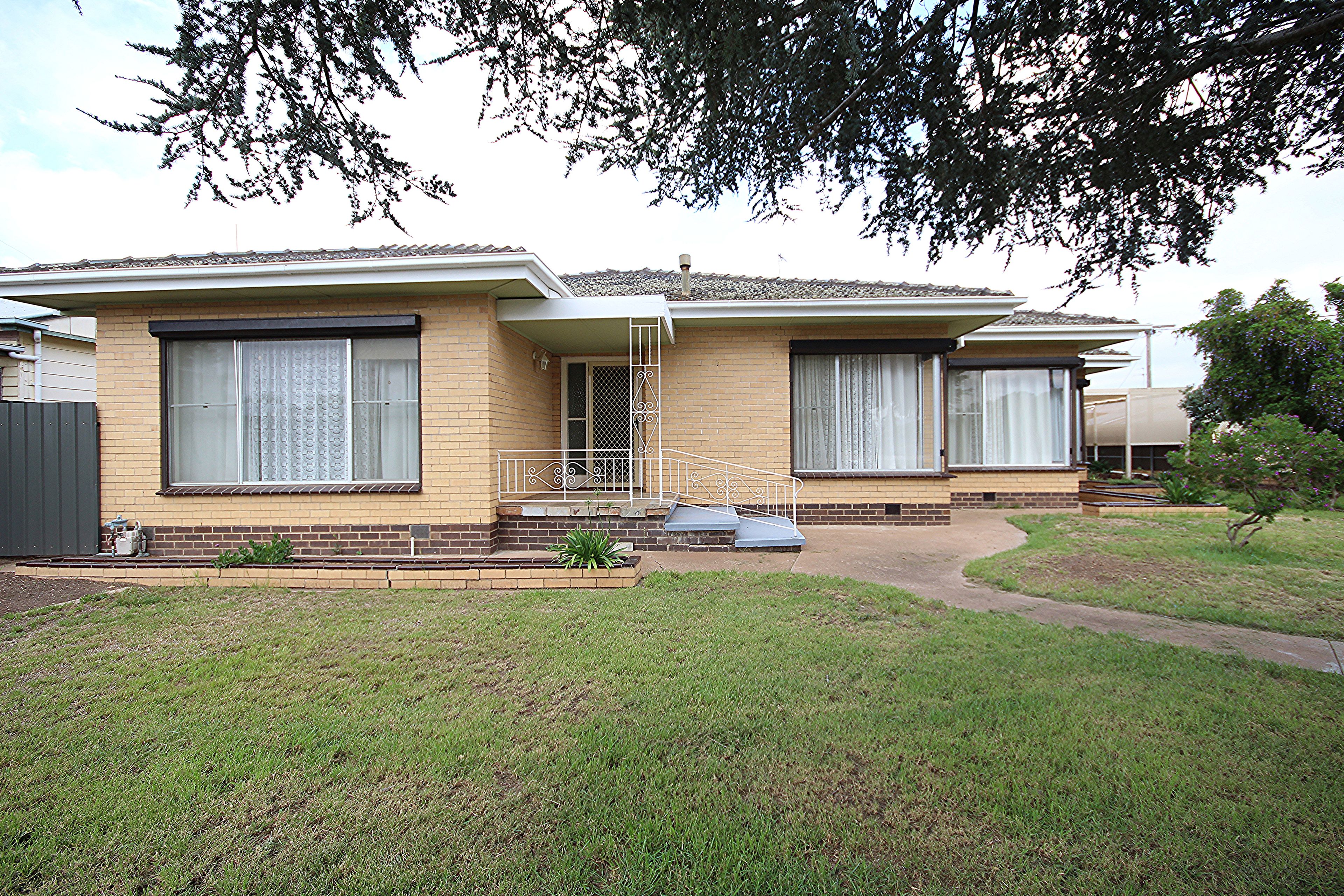 12 Kooyong Street, Horsham VIC 3400