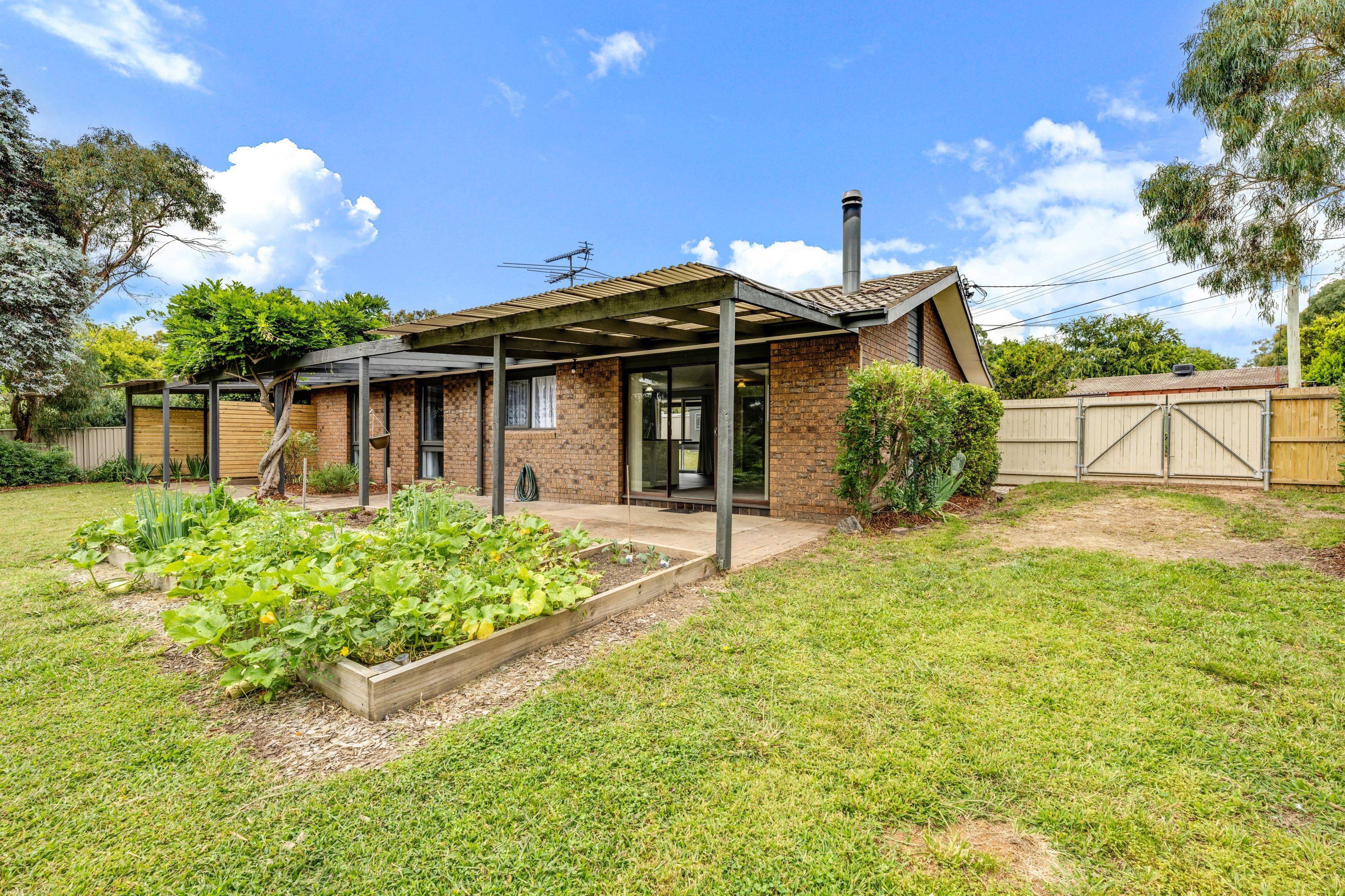 27 Lyall Crescent, Kambah ACT 2902