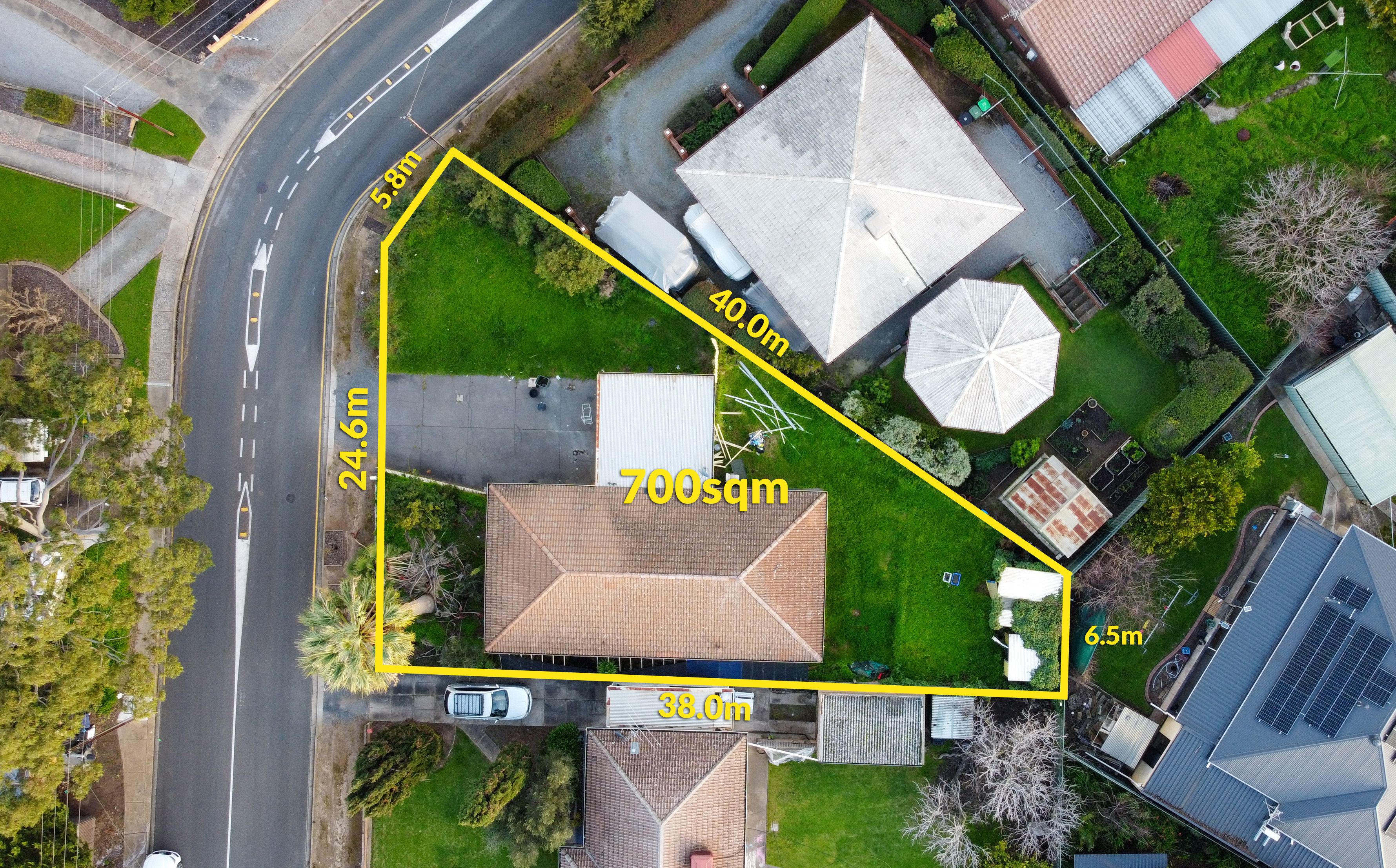19 Laffers Crescent — photo 11 of 14
