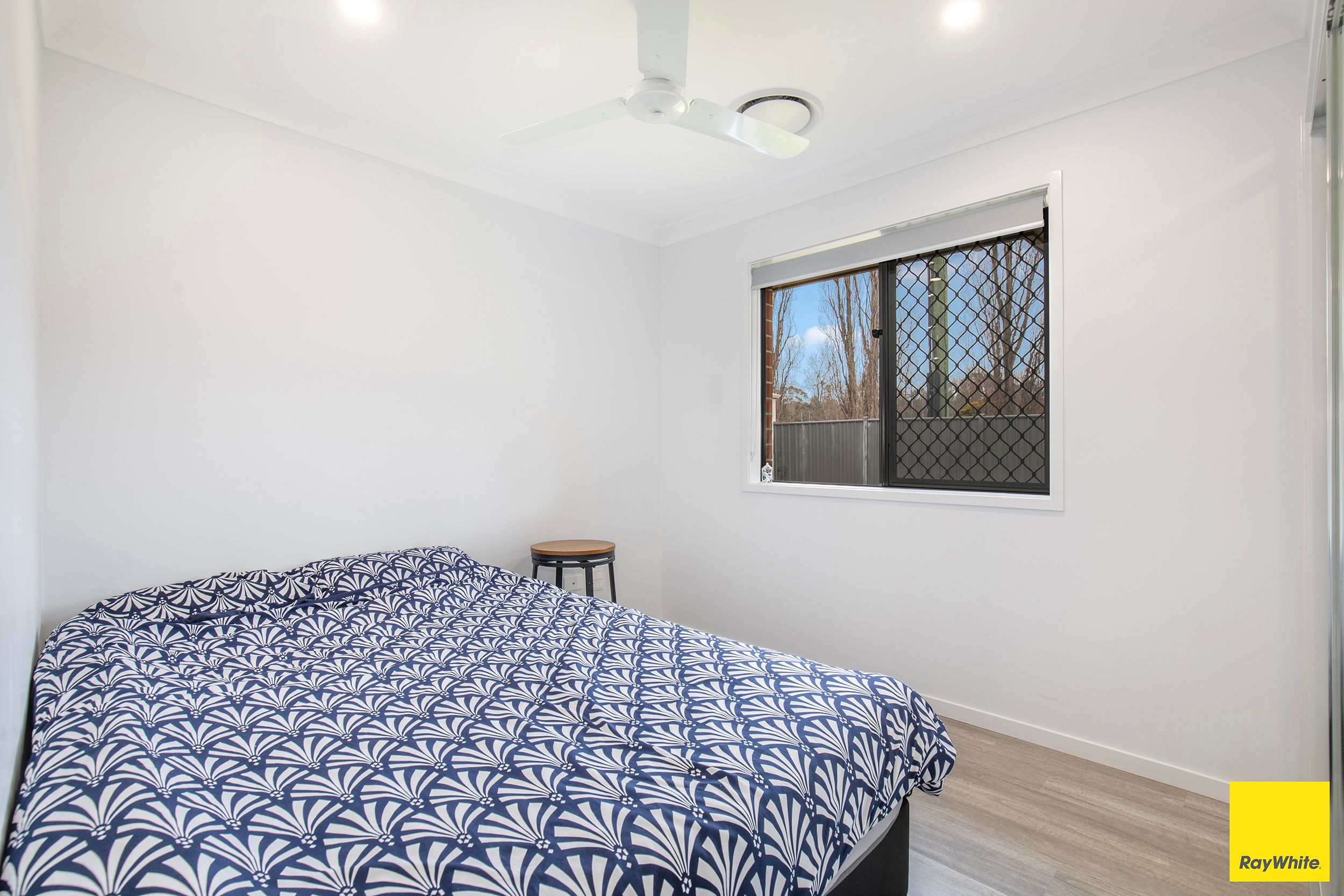 2 Greaves Close — photo 9 of 12