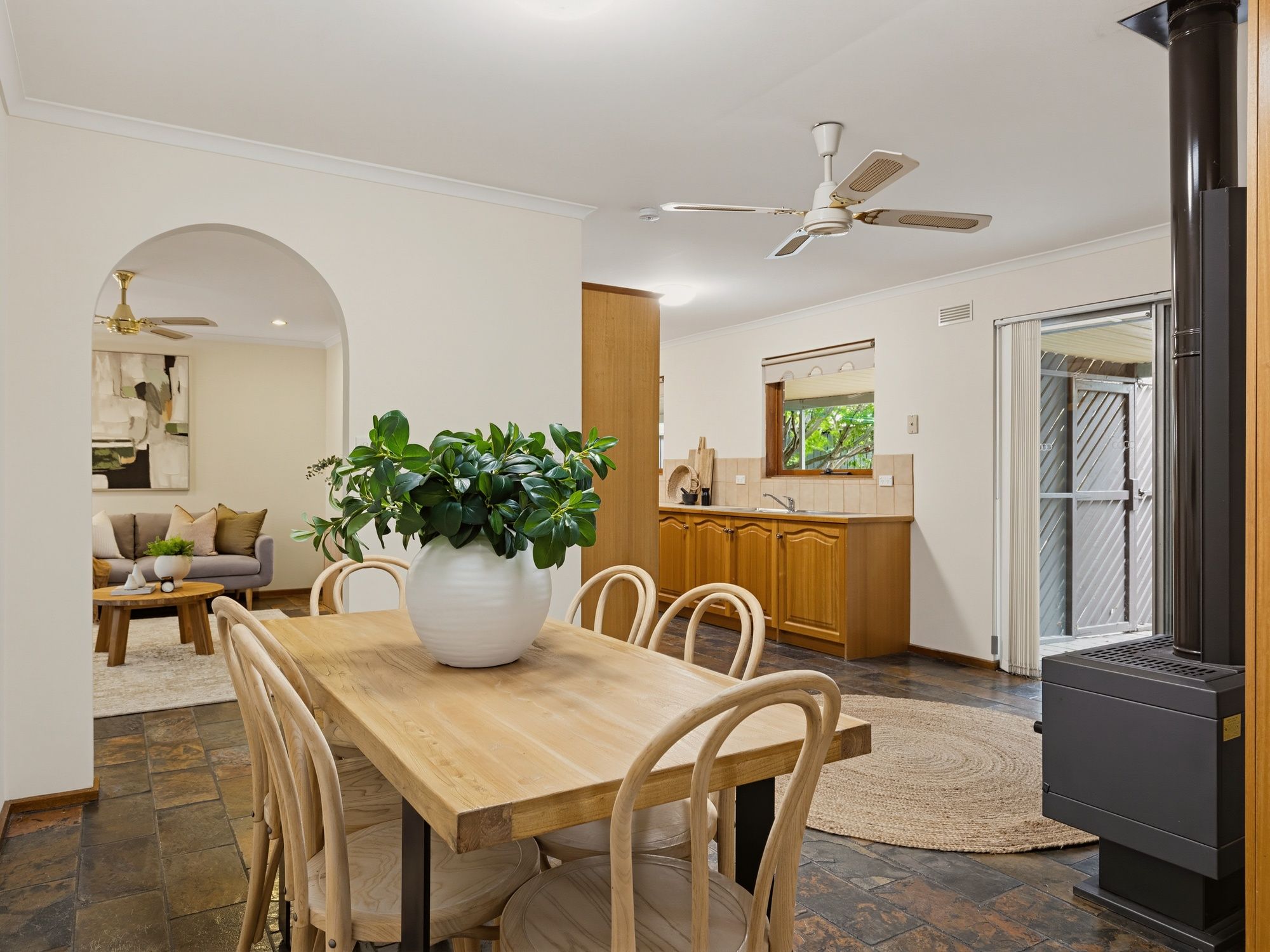 10 Thomas Crescent — photo 8 of 21