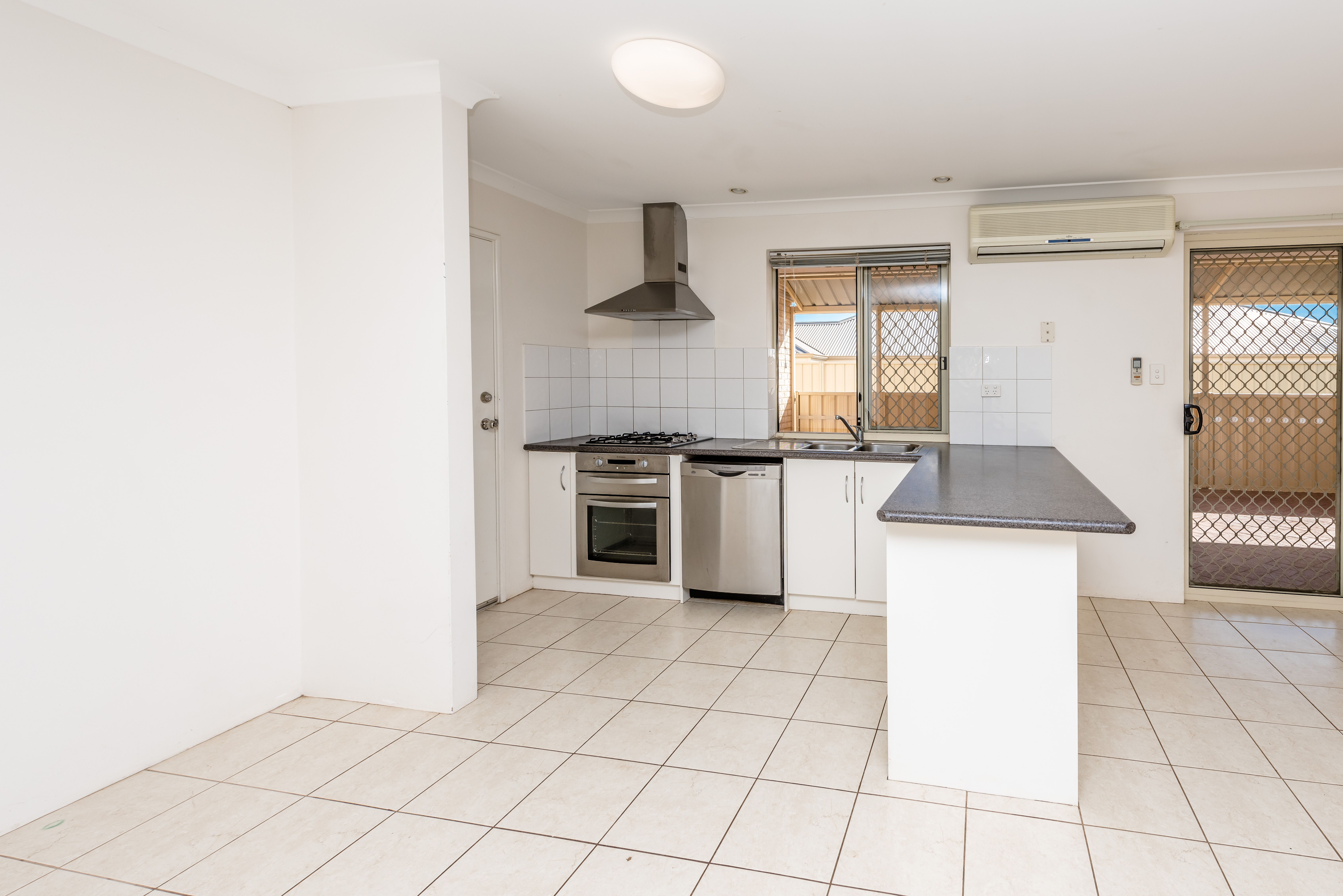 28 Ocean Queen Drive, Wandina, WA 6530