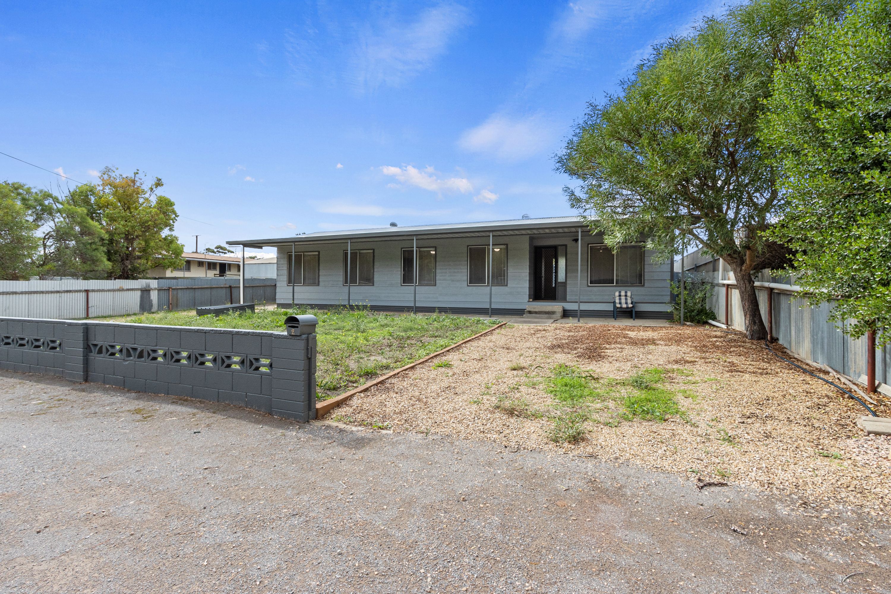 2 Tilbrook Avenue, Minlaton, SA 5575