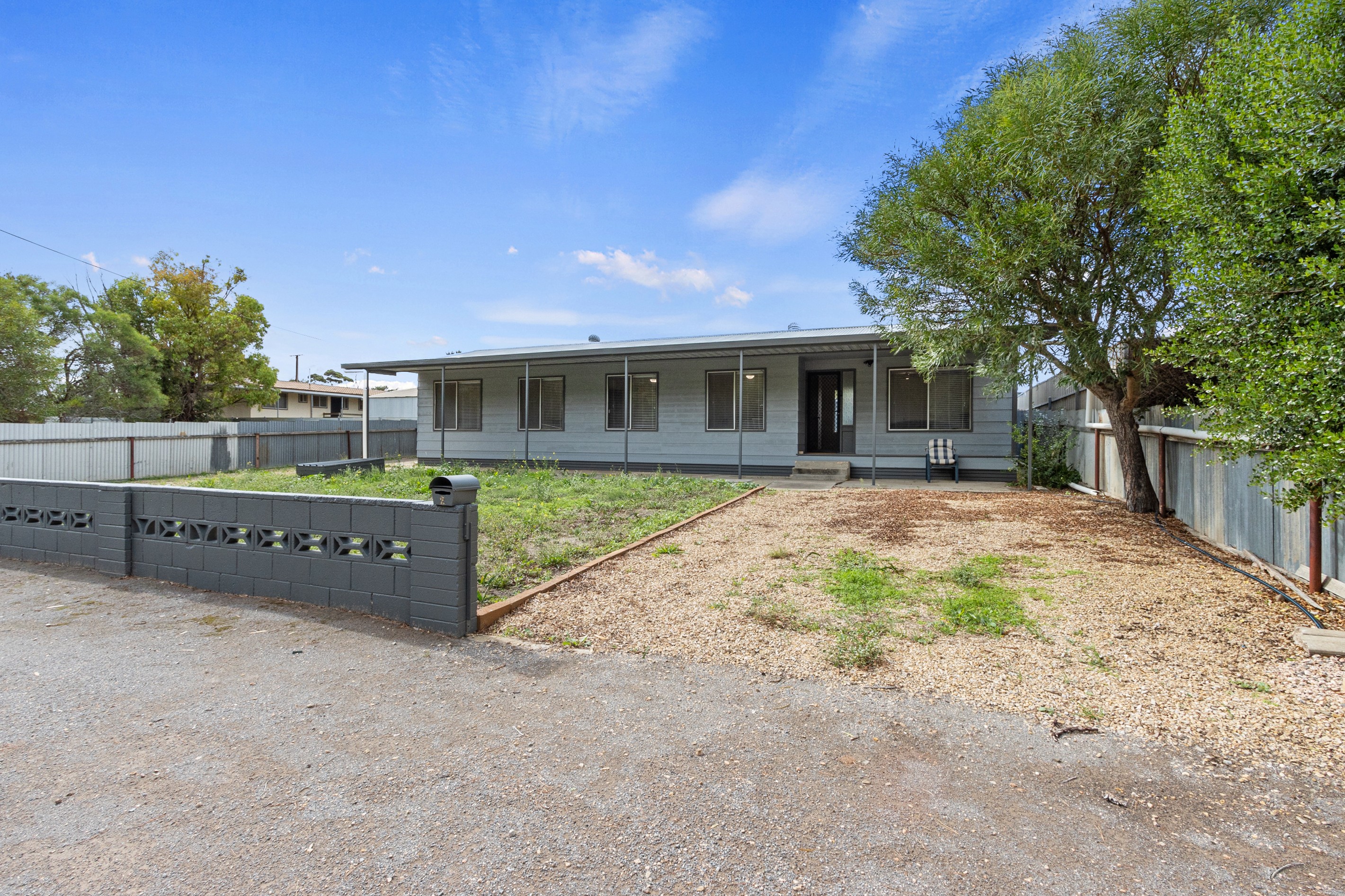 2 Tilbrook Avenue, Minlaton, SA 5575