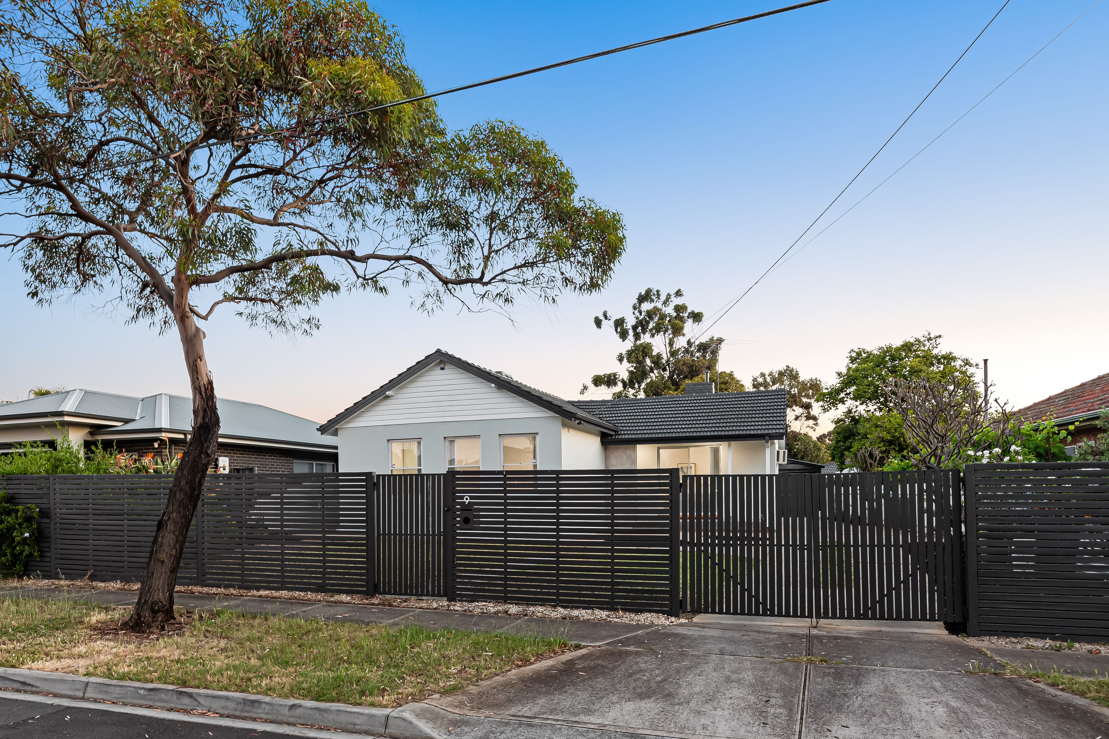 9 Selkirk Avenue, Clearview, SA 5085