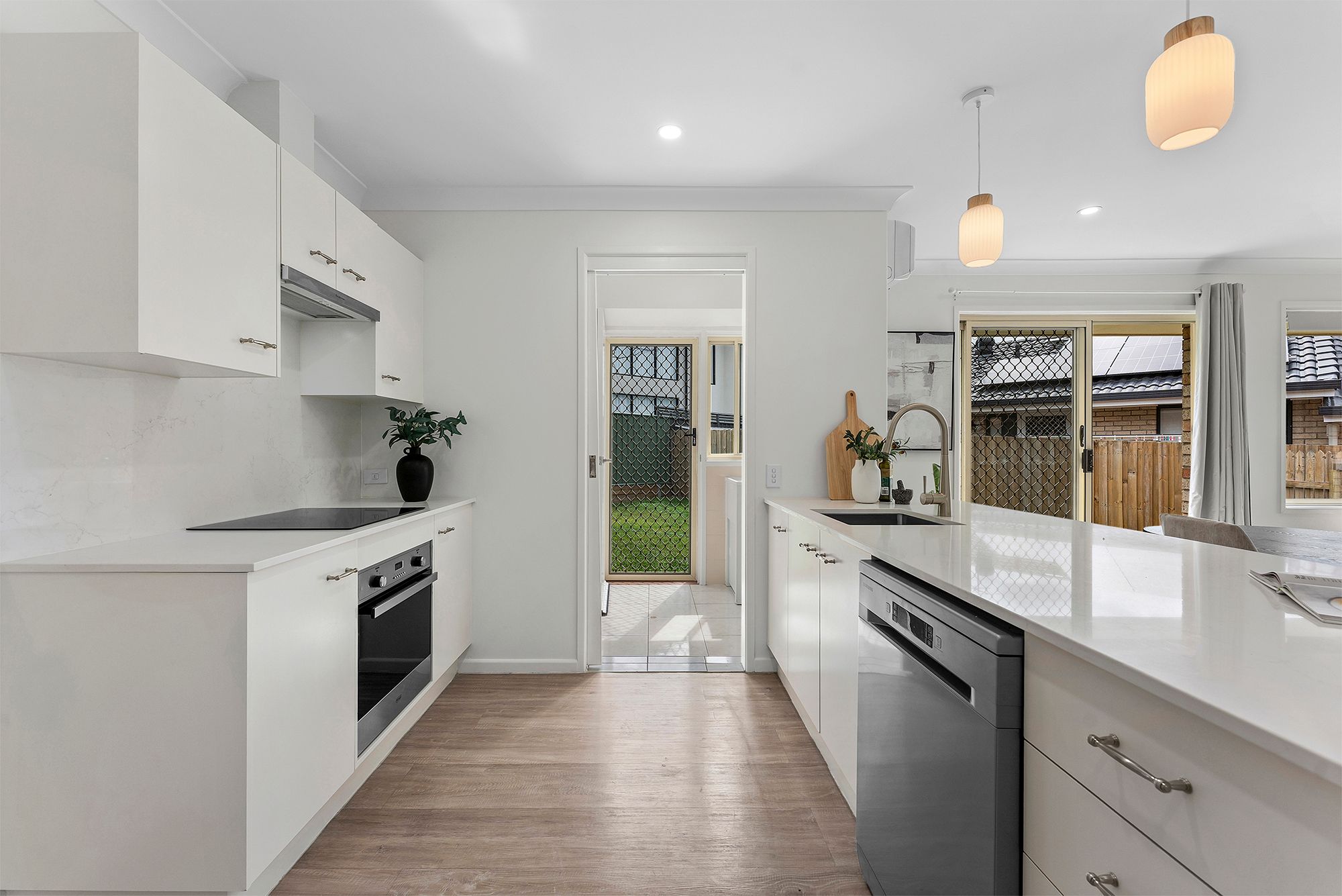 10/30 Lindeman Place — photo 5 of 18