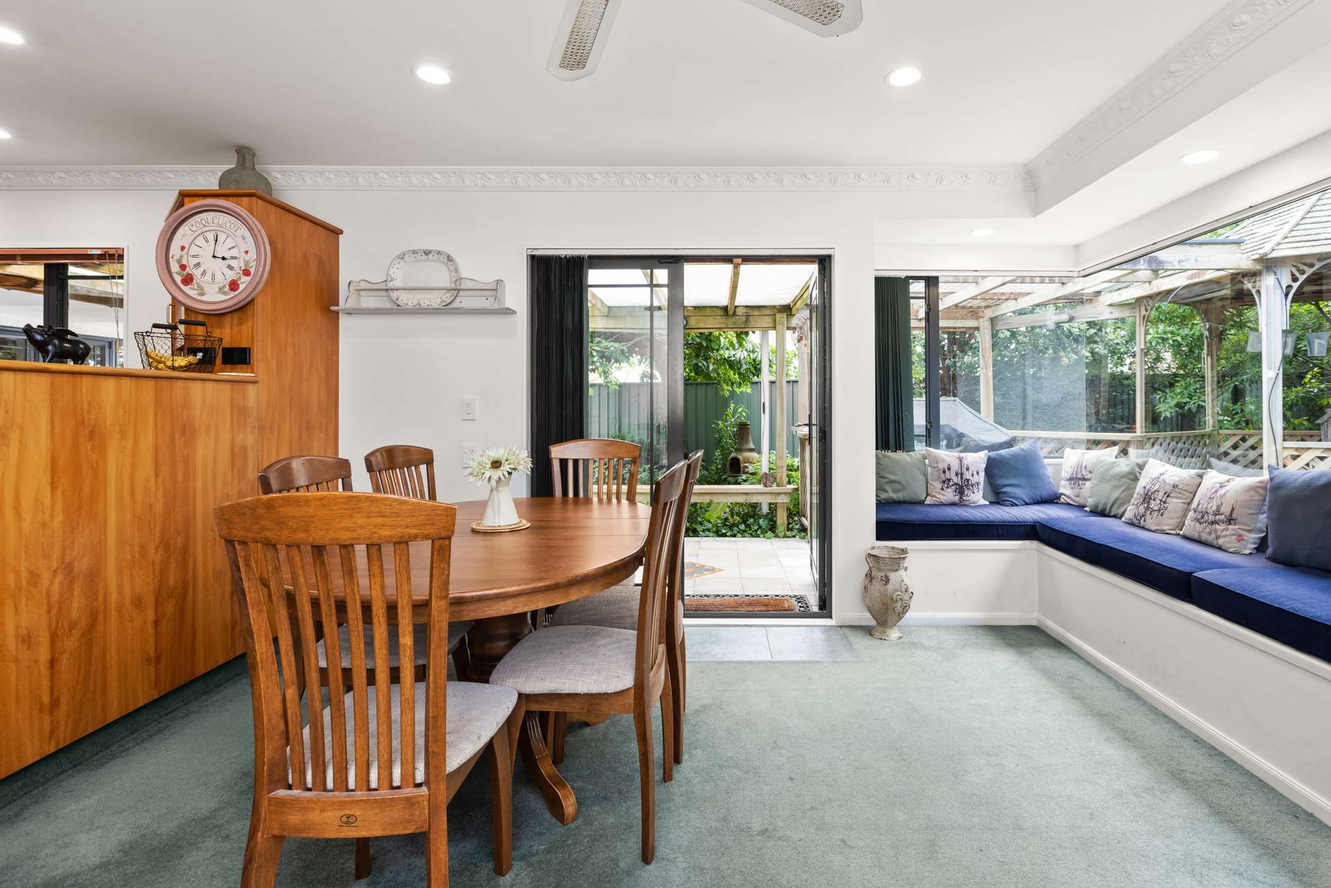 10 Cheval Place photo 5