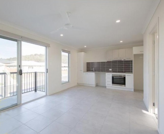 2/76 Lamington Drive, Redbank Plains, QLD 4301