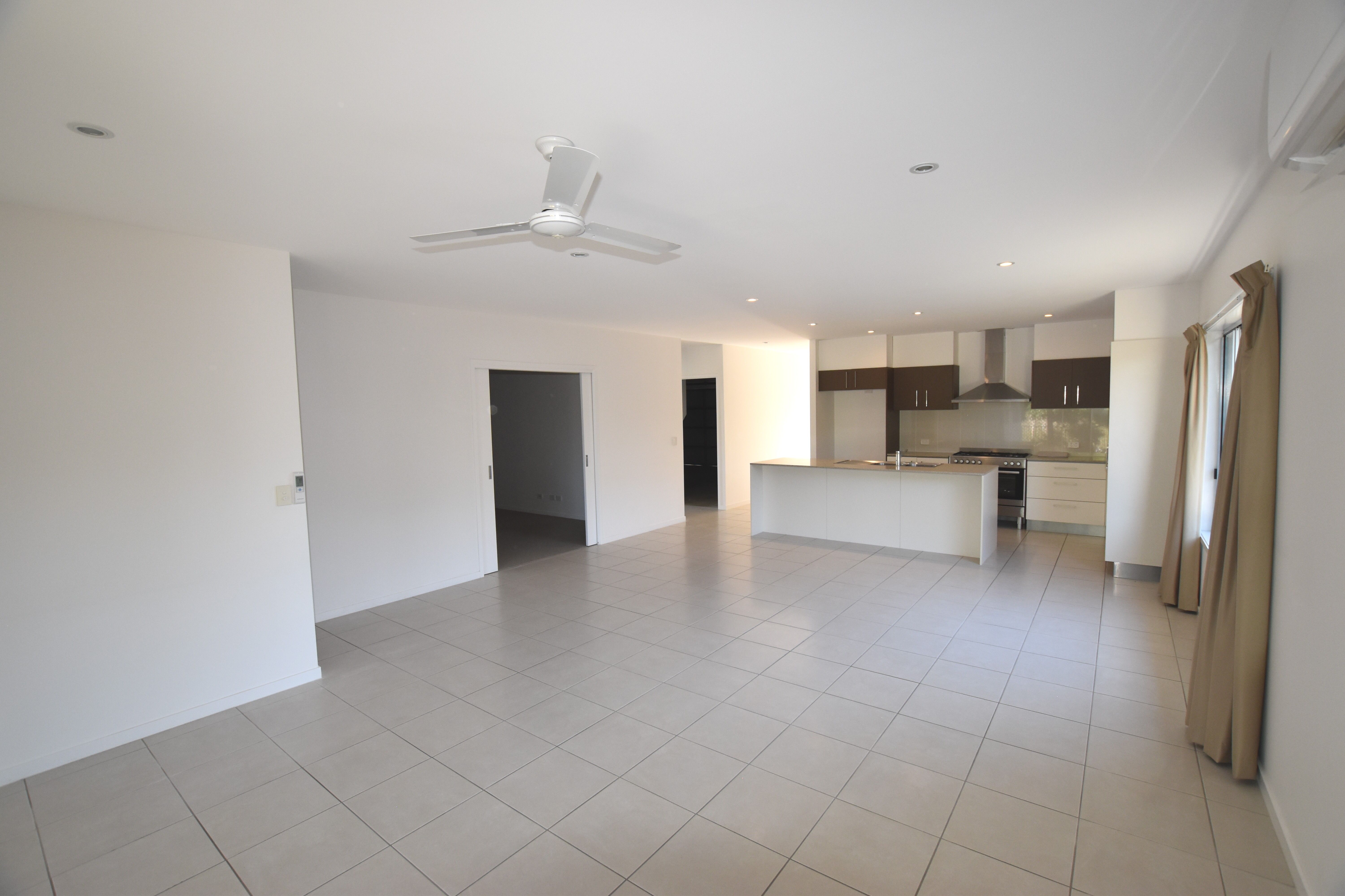 6 Orchard Drive, Kirkwood, QLD 4680