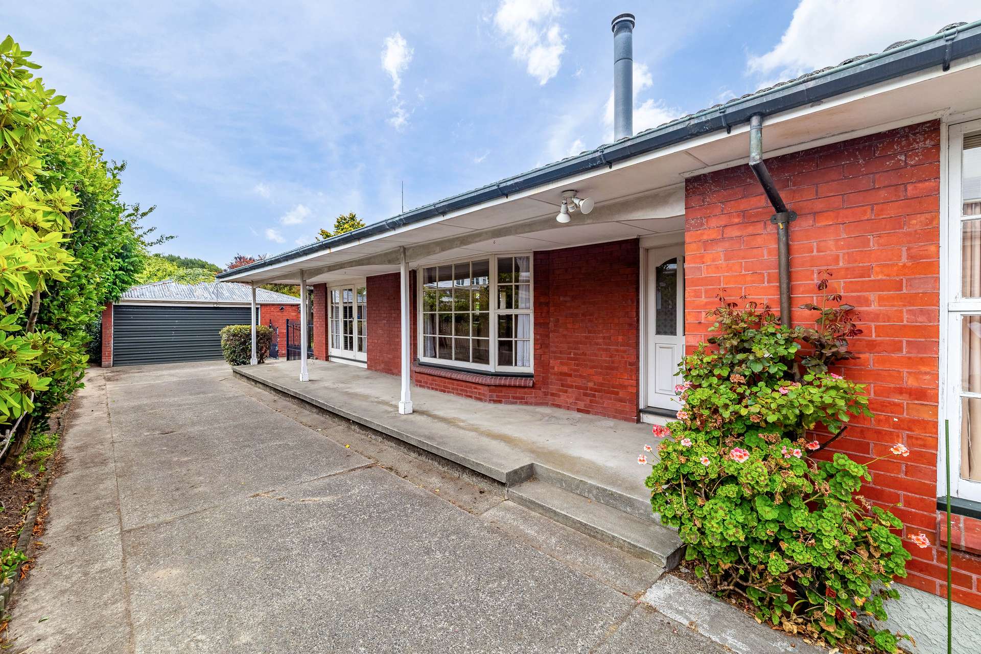 12 Newbridge Place photo 0