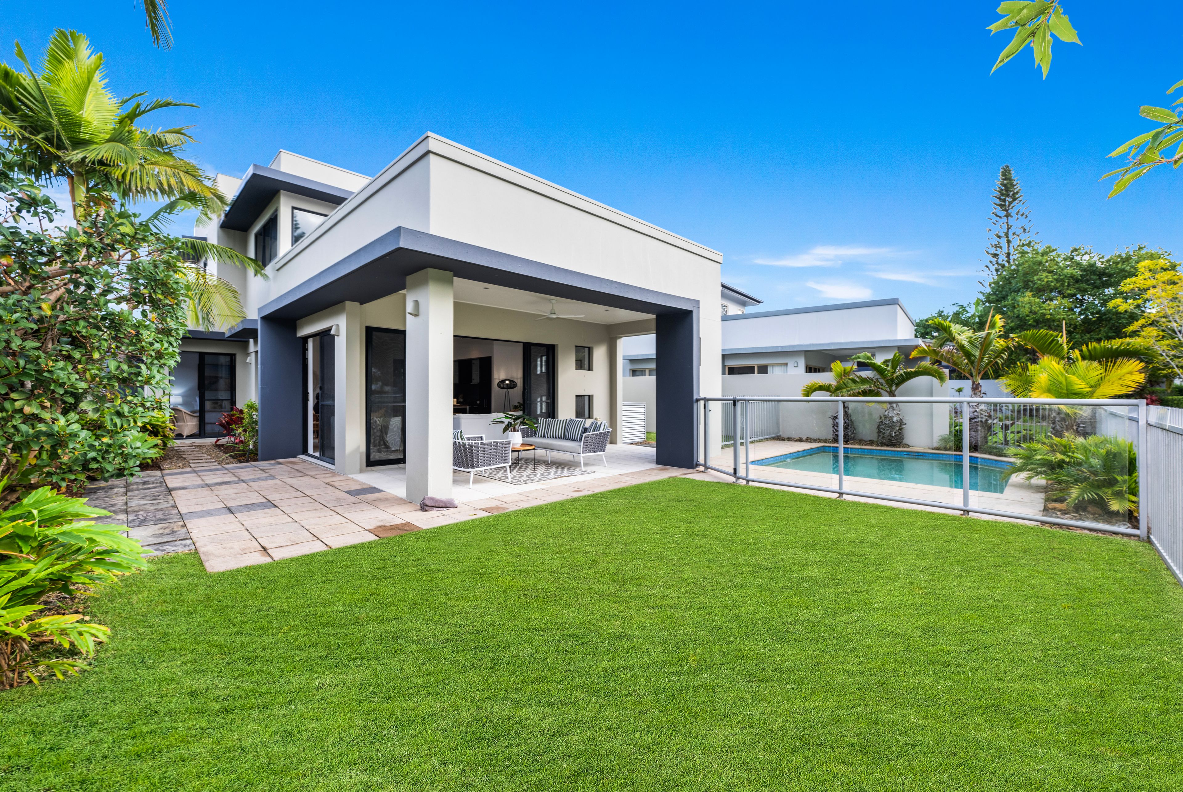 6113 Trasimeno Avenue, Hope Island QLD 4212