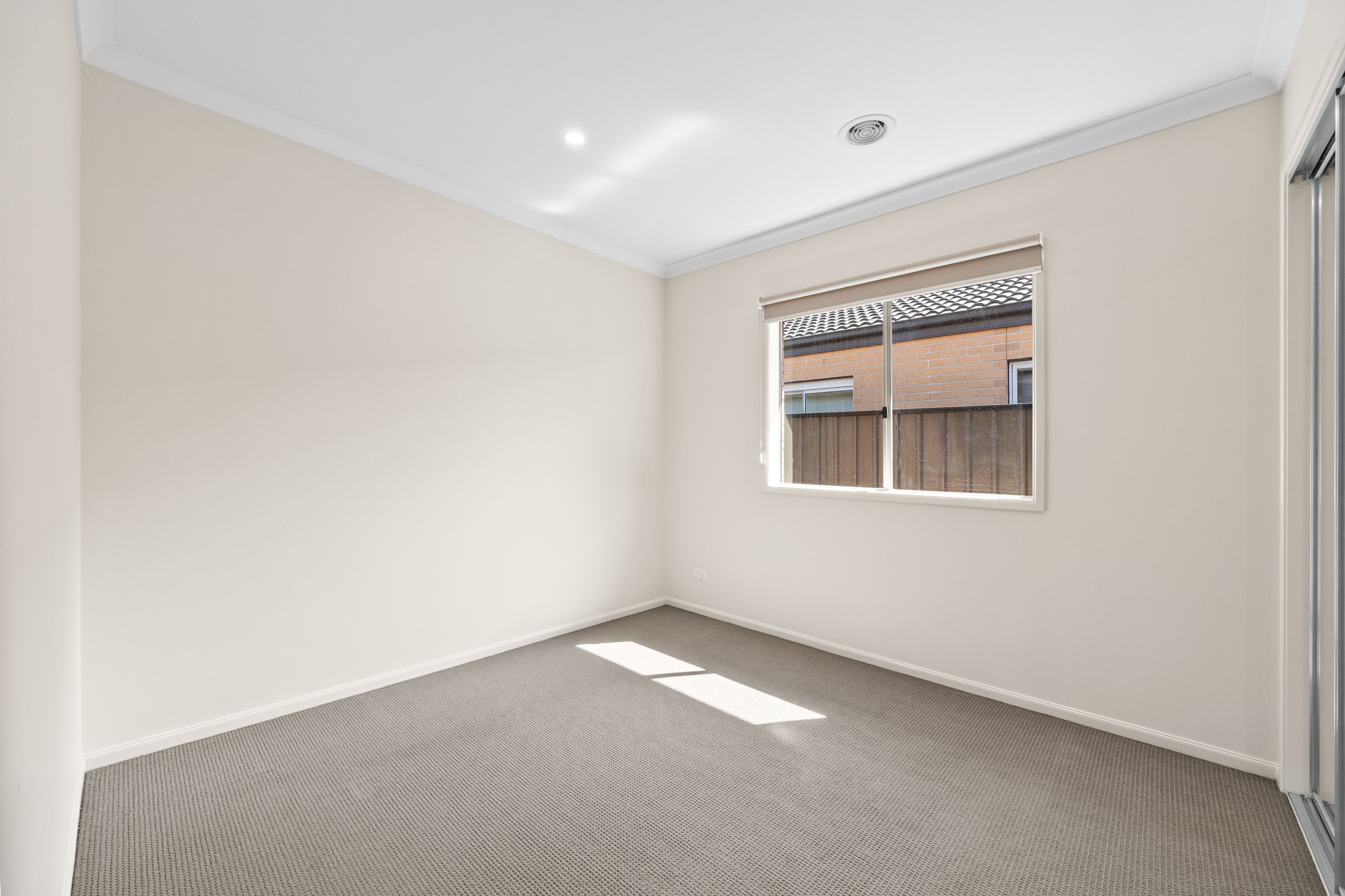 24 Monvida Street — photo 10 of 12