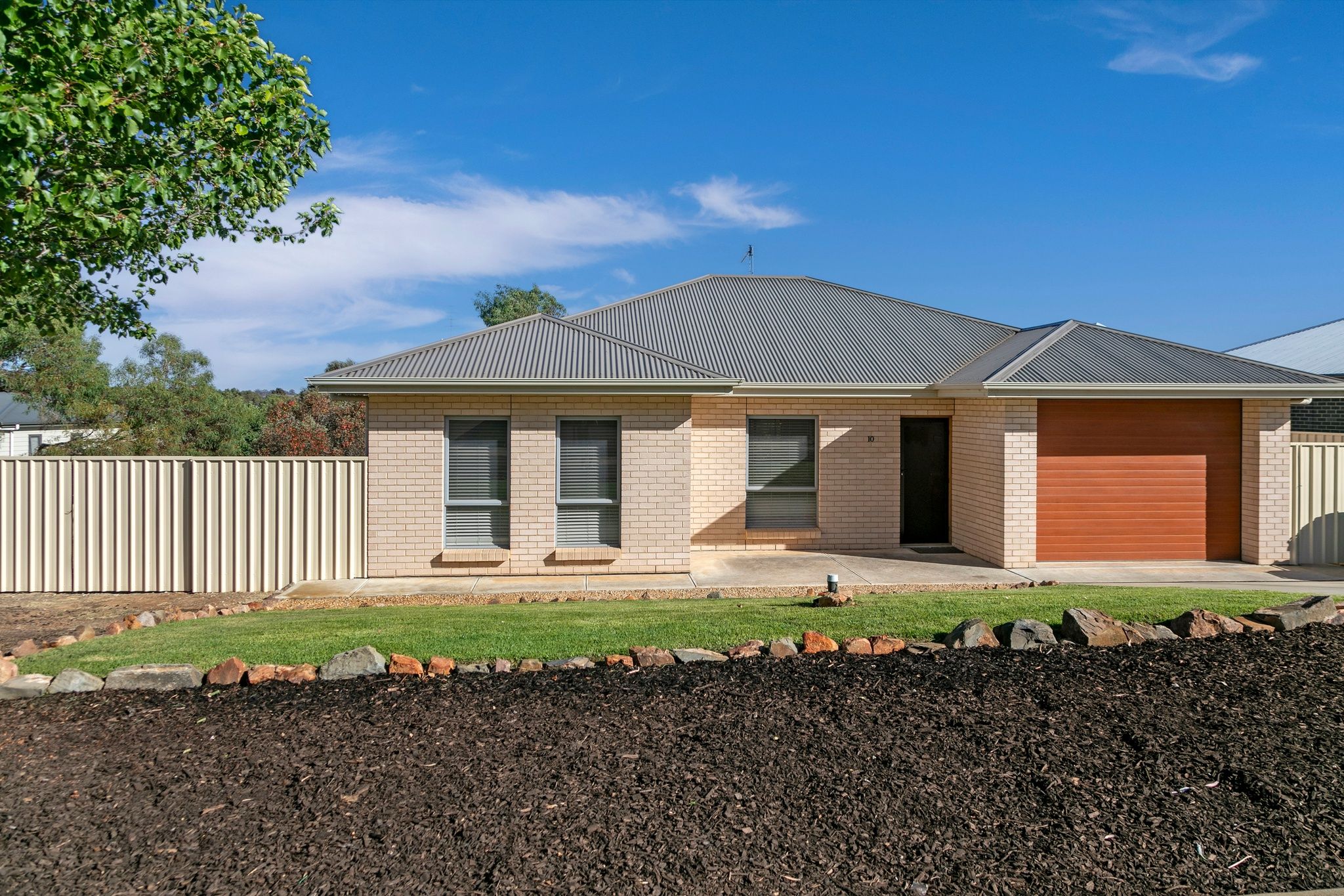 10 Heath Drive, Clare SA 5453