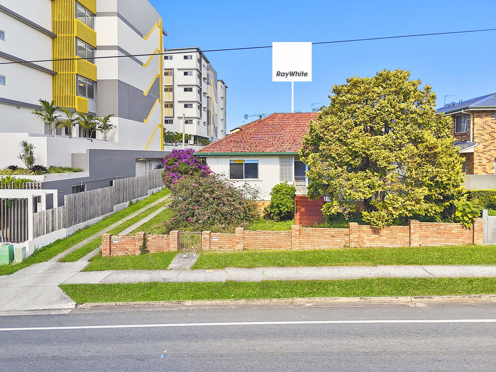 200 Queen Street — photo 3 of 15