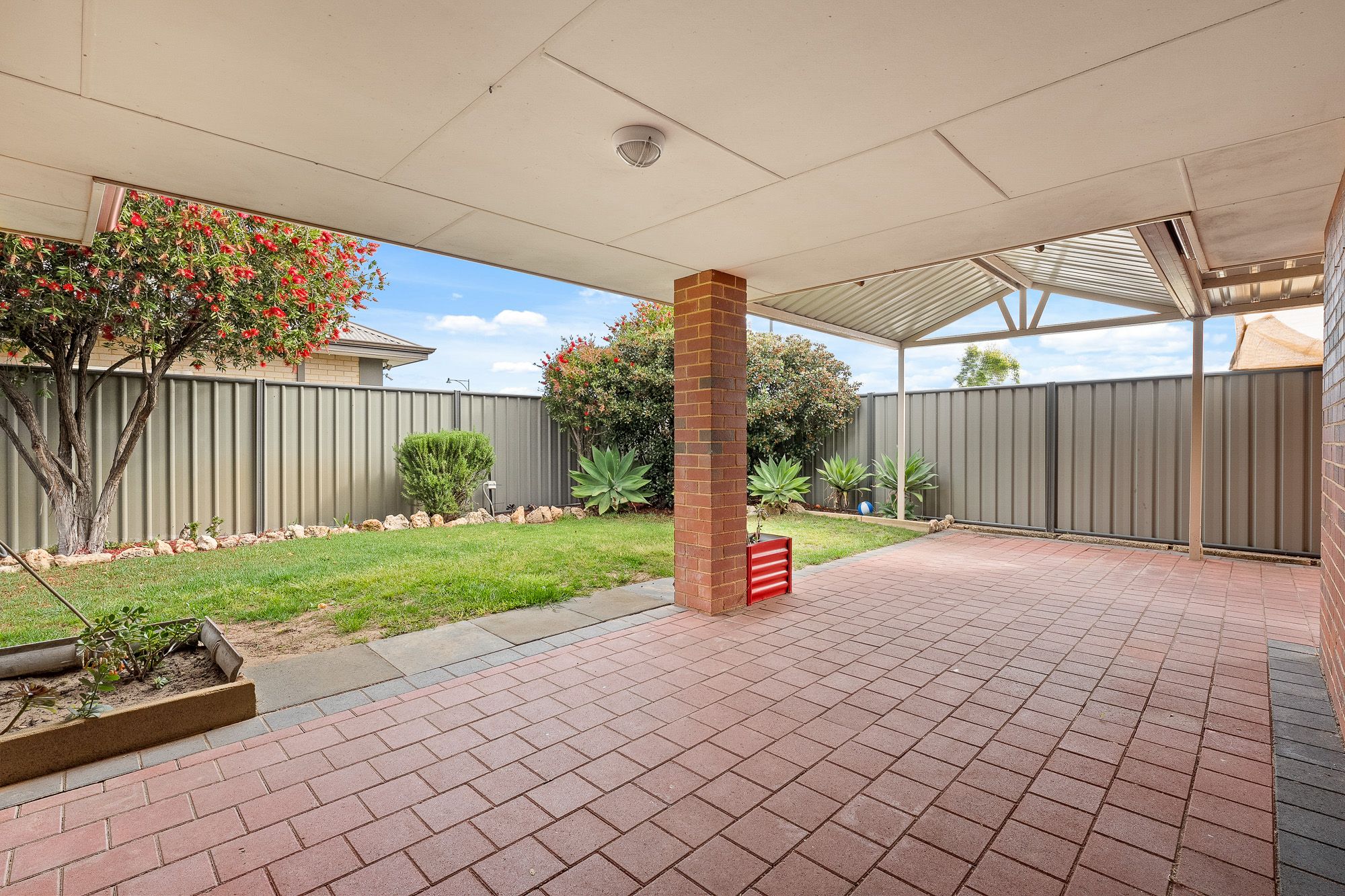 49 Tamworth Boulevard — photo 26 of 28