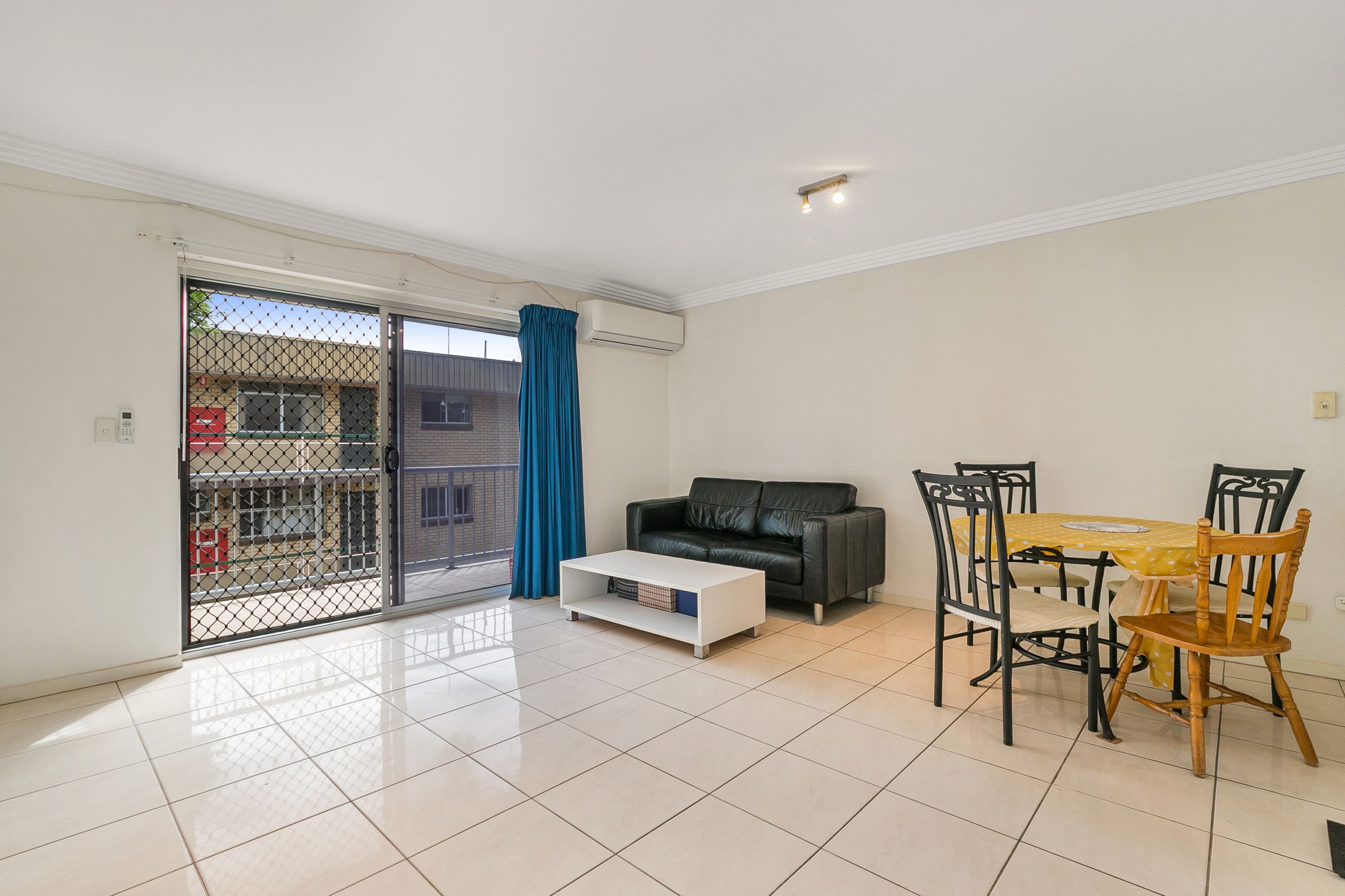 64 Warren Street, St Lucia QLD 4067