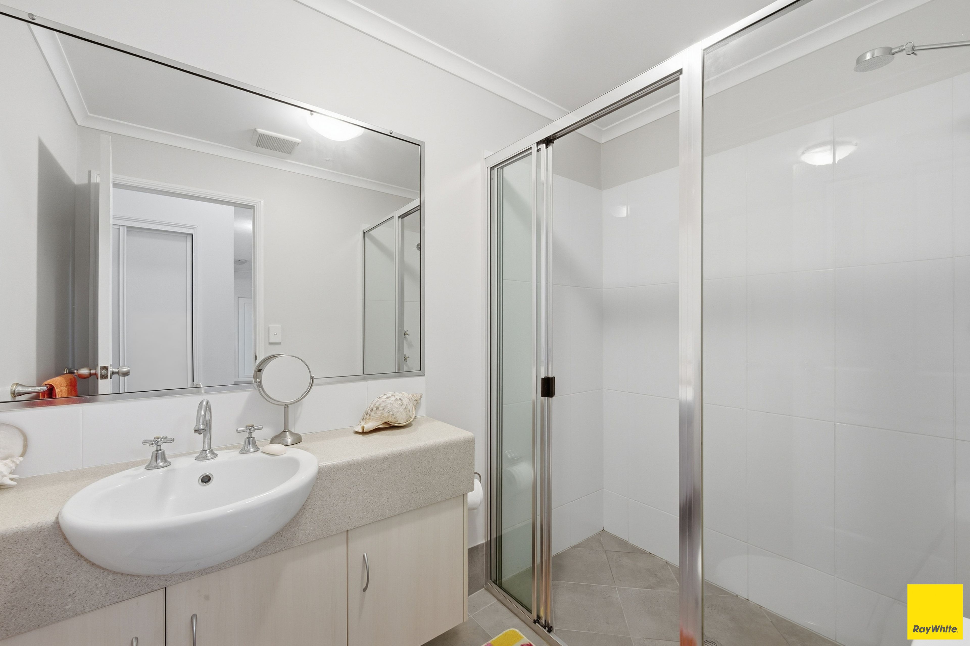 52/2-16 Fairweather Road — photo 9 of 19