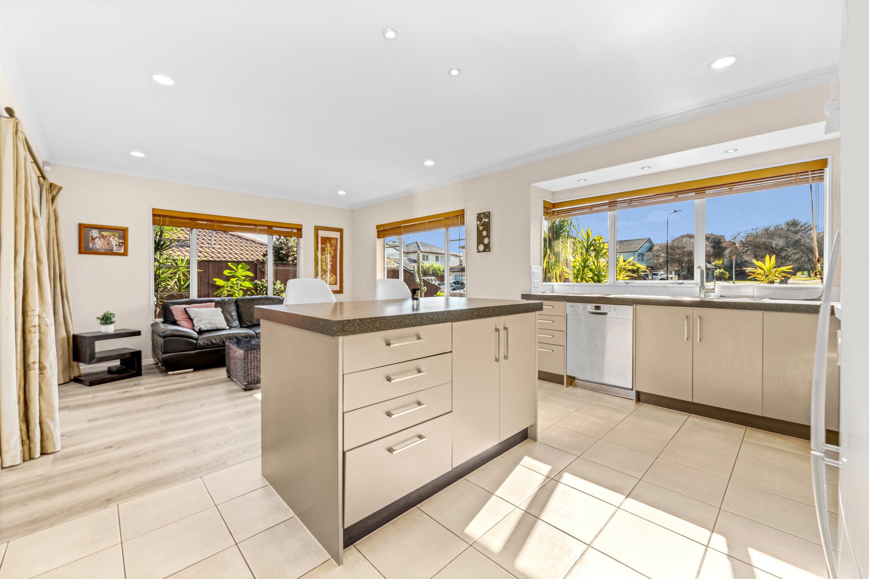 152 Cyril French Drive, Flat Bush, Manukau City