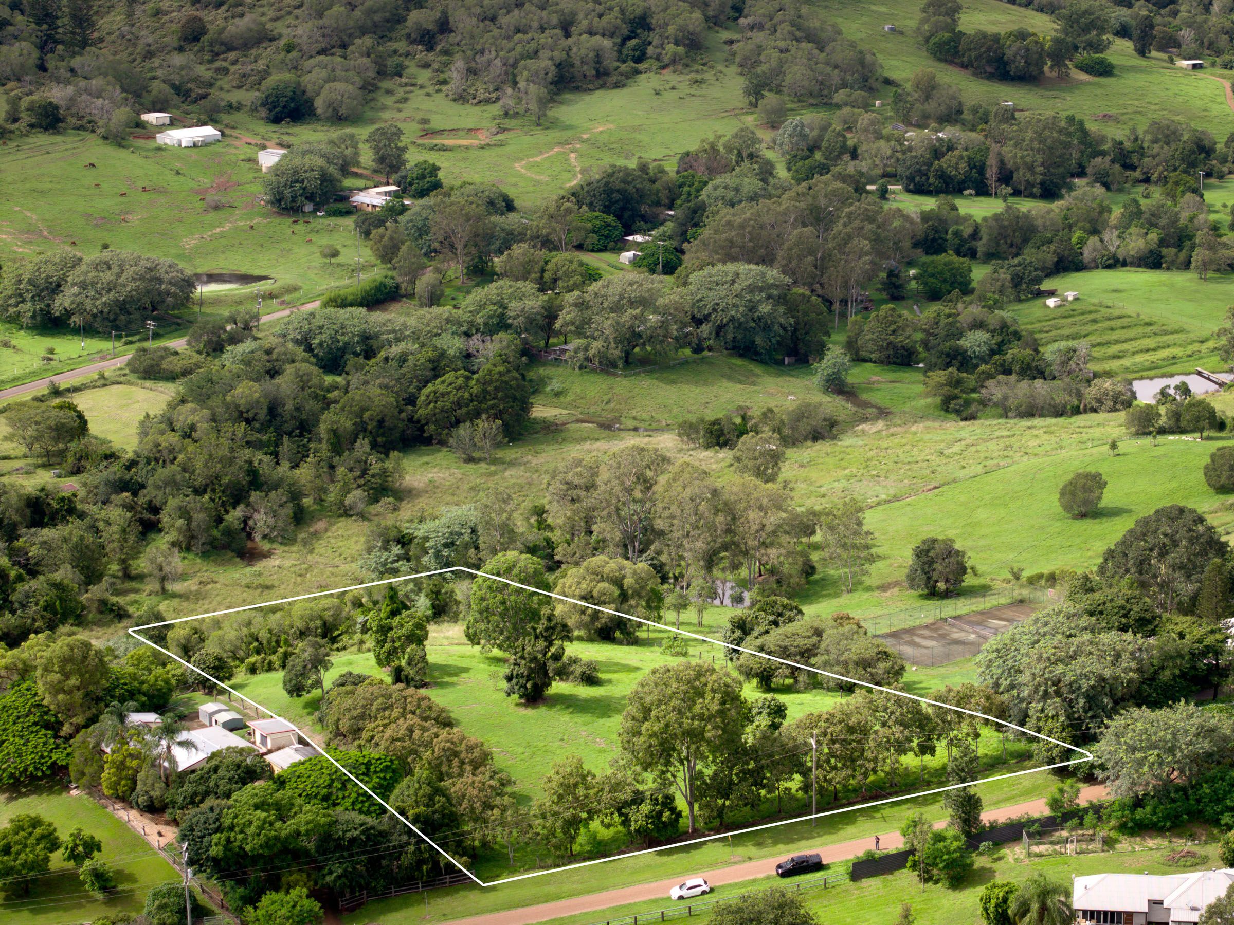 111 Stokes Road, Pine Mountain, QLD 4306