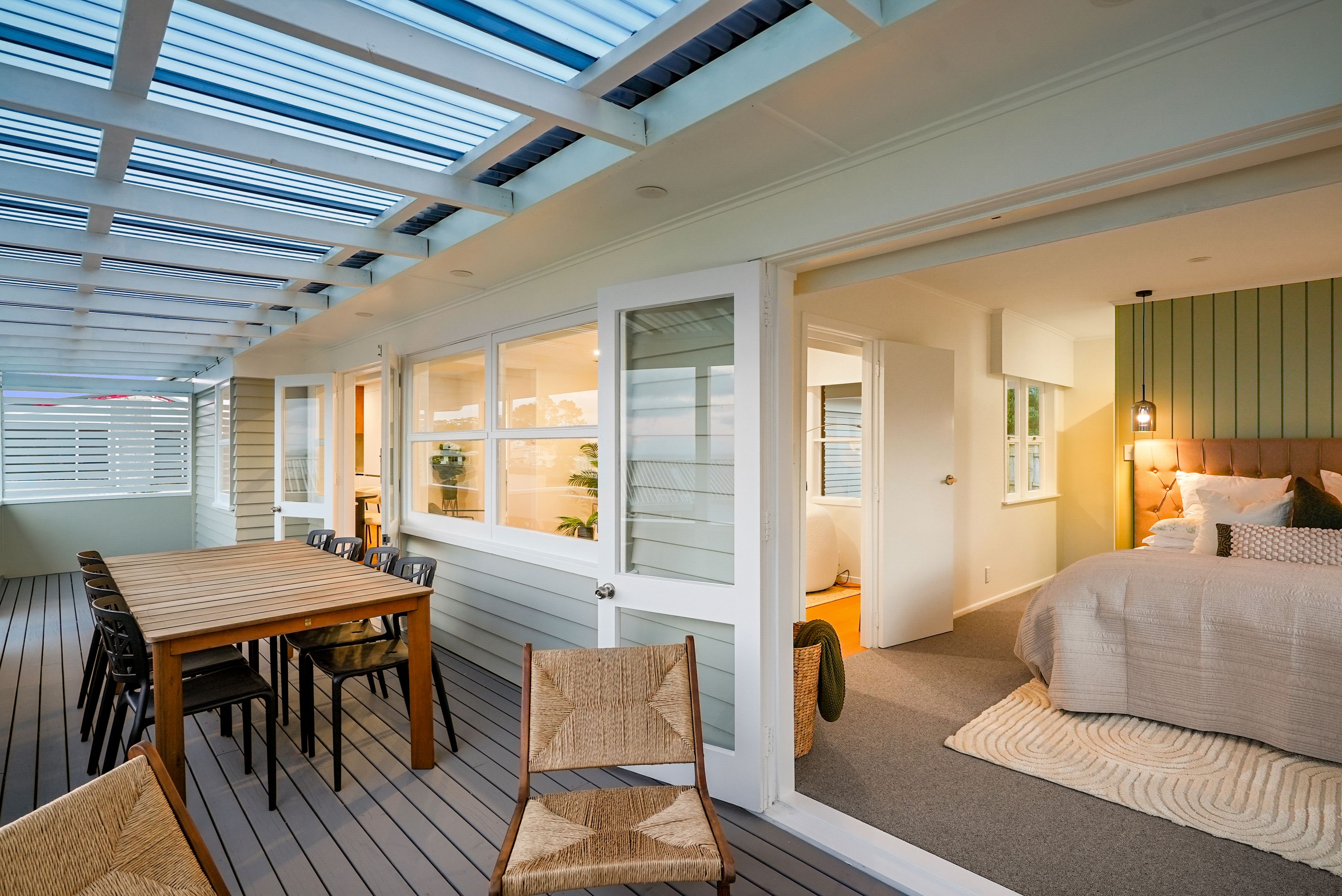 313 East Coast Road, Mairangi Bay, North Shore City